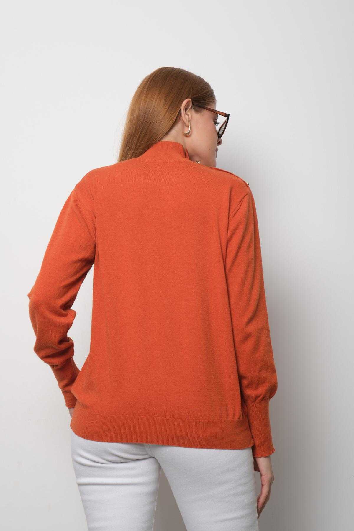 Wholesale Women Ginger Mock-Neck Sweaters 711153