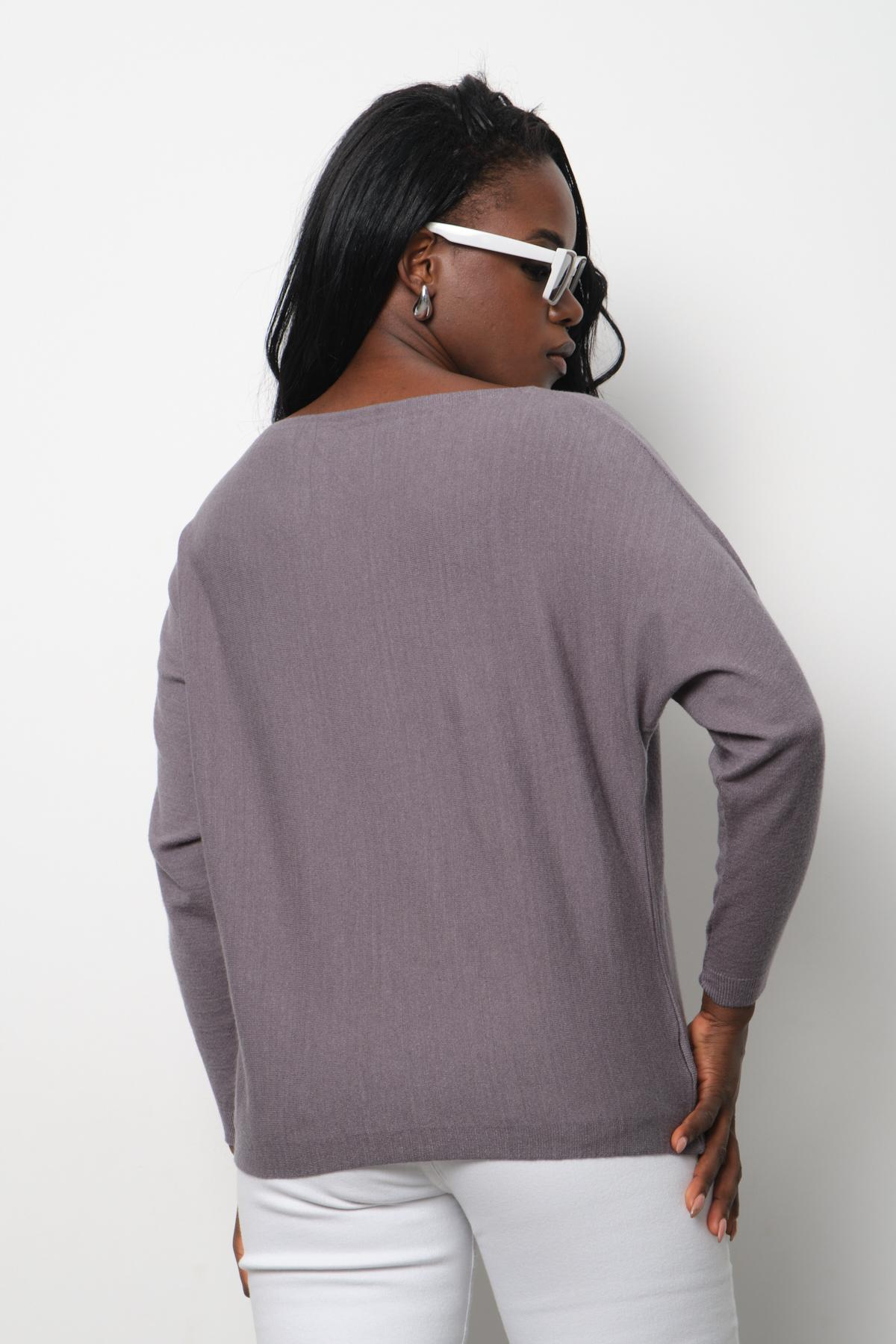Wholesale Women Gray Boat-Neck Sweaters 711030