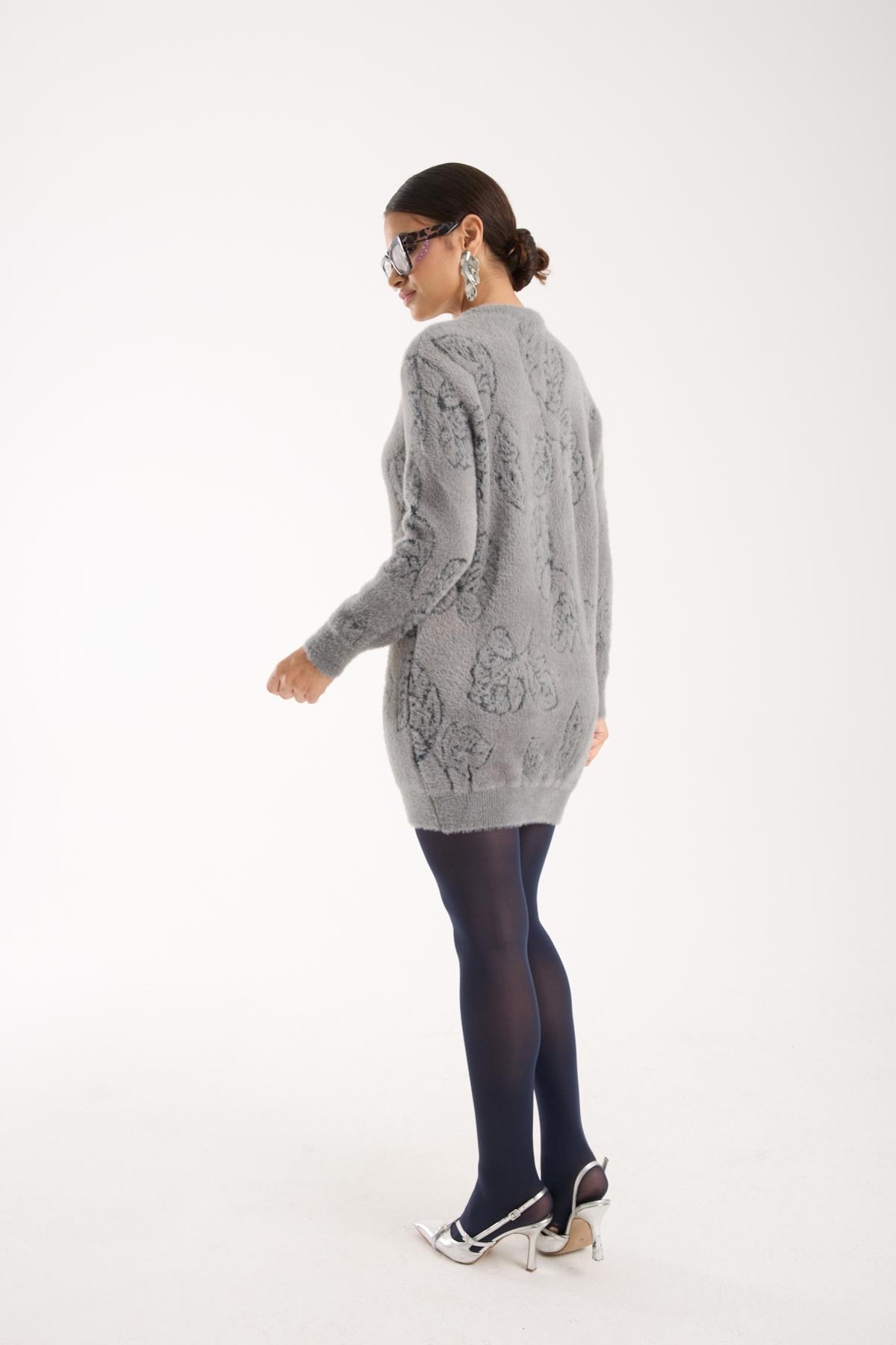 Wholesale Women Gray Crew-Neck Knit Blouse with Leaf Pattern 738873