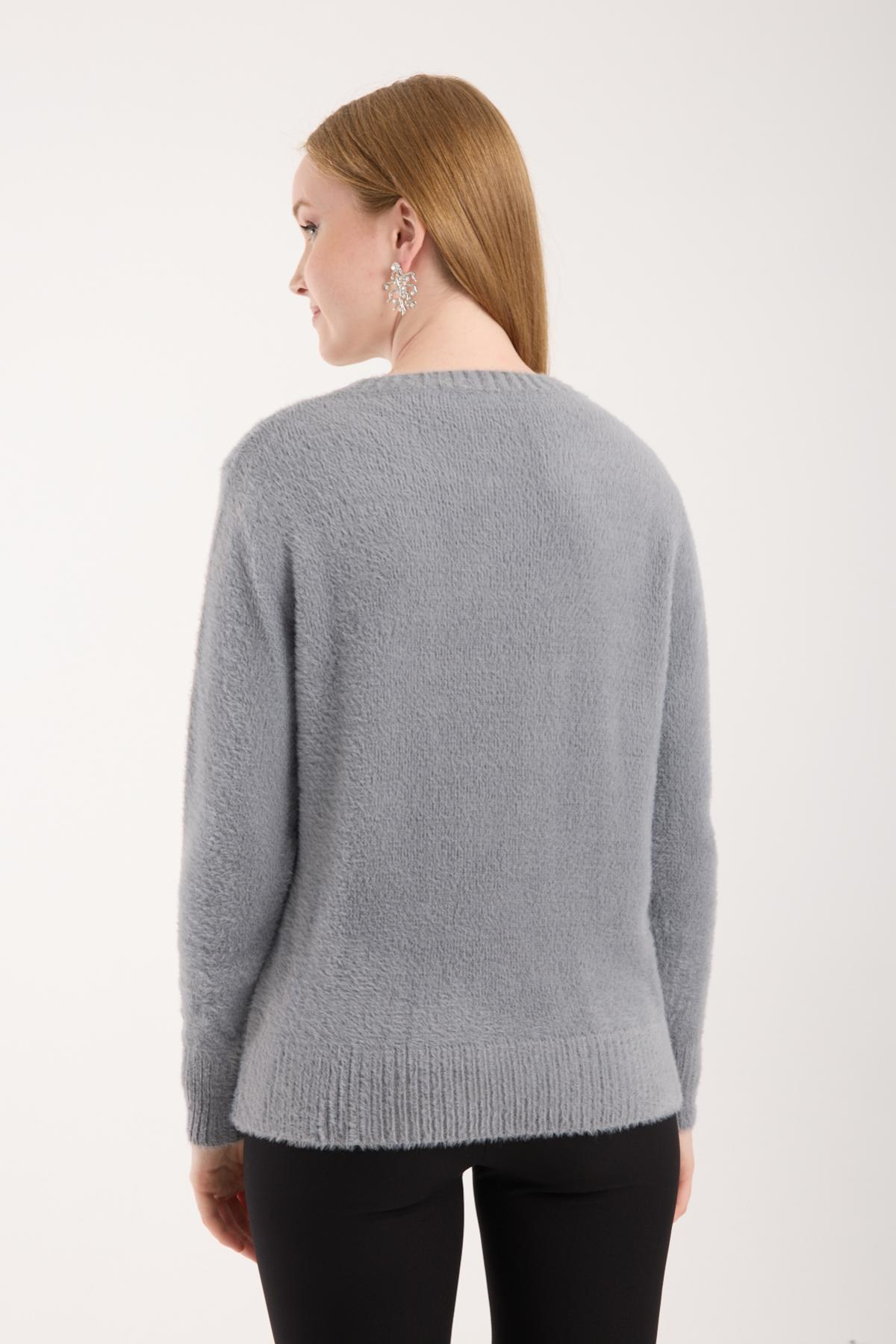 Wholesale Women Gray Crew-Neck Knit Blouse with Rhinestone and Pearl Embellishments 738886