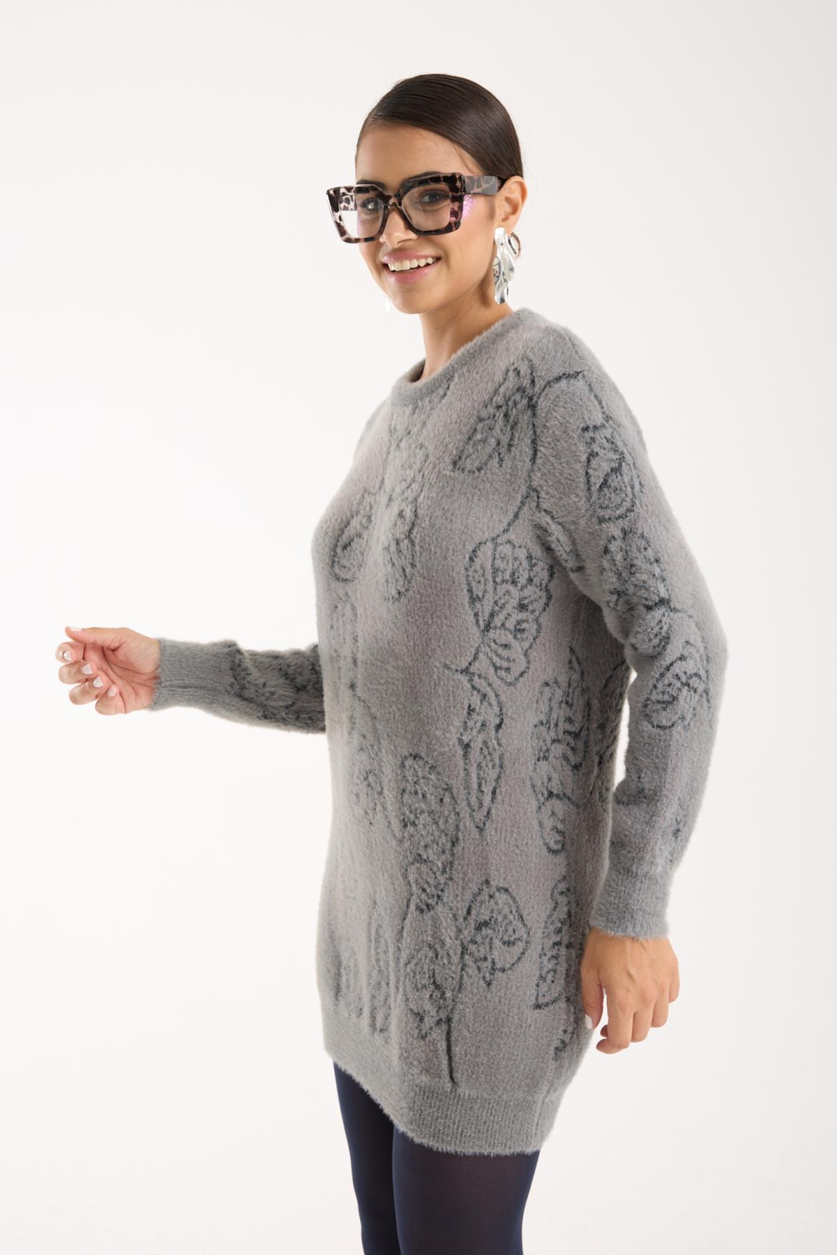 Wholesale Women Gray Crew-Neck Knit Blouse with Leaf Pattern 738873