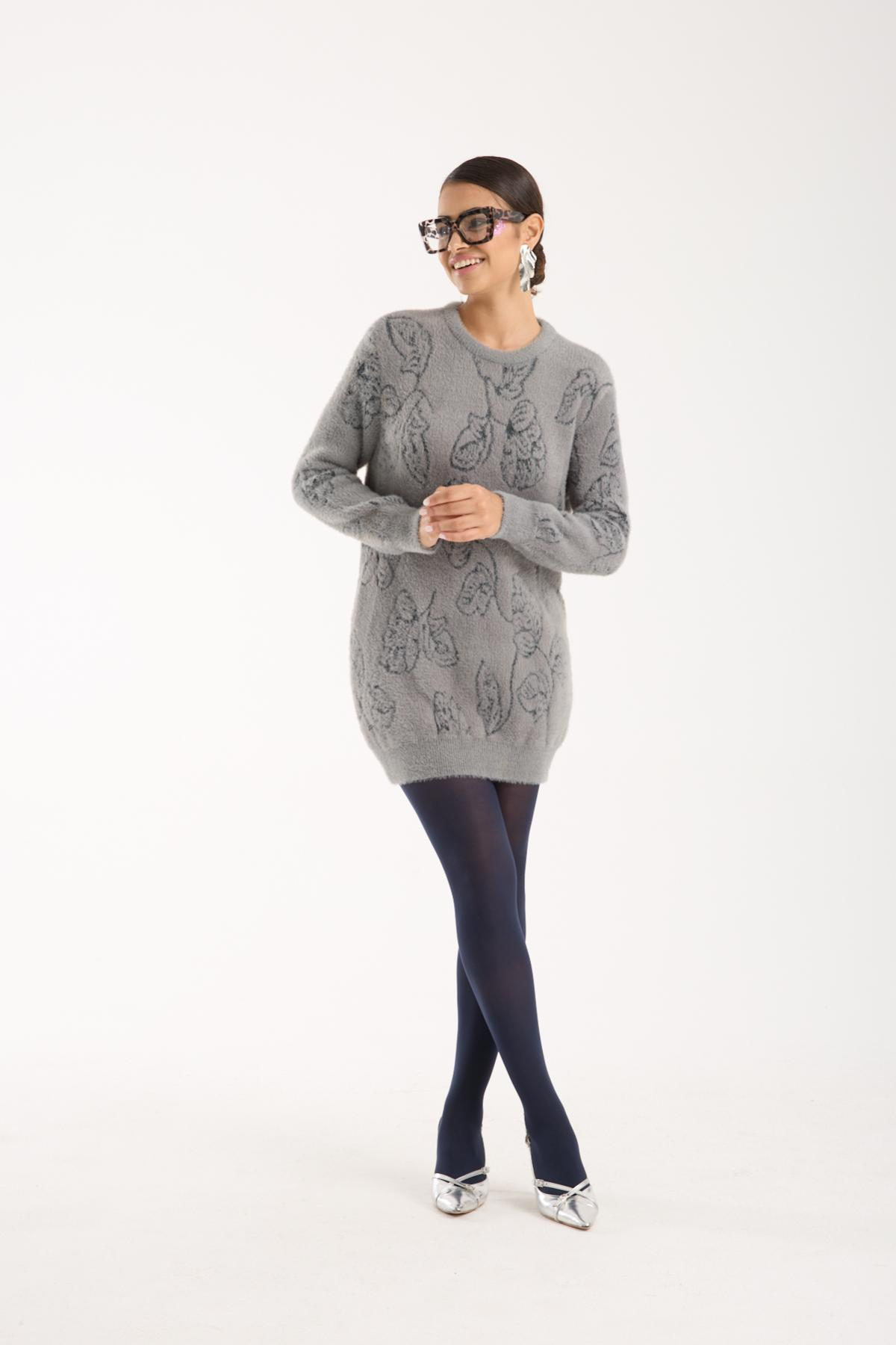 Wholesale Women Gray Crew-Neck Knit Blouse with Leaf Pattern 738873