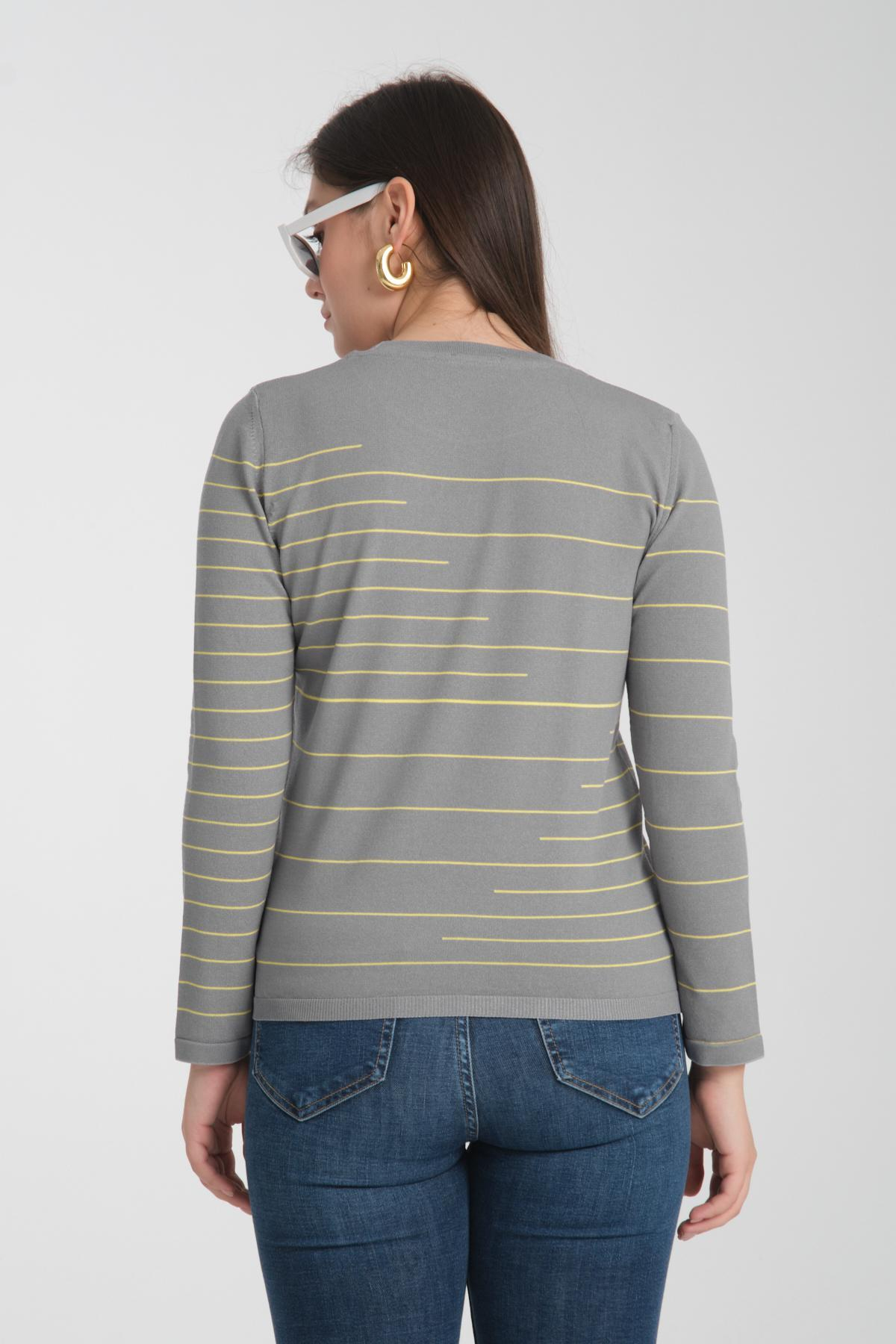 Wholesale Women Gray Crew Neck Striped Knit Blouse 722613