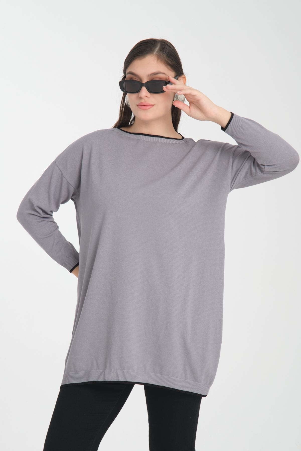 Wholesale Women Gray Garnished Boat Neck Knit Blouse 722656