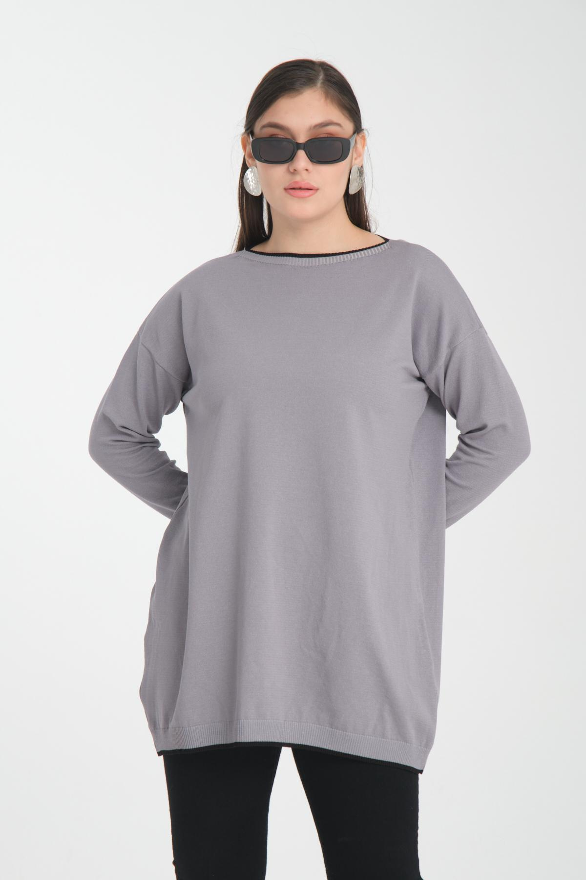 Wholesale Women Gray Garnished Boat Neck Knit Blouse 722656