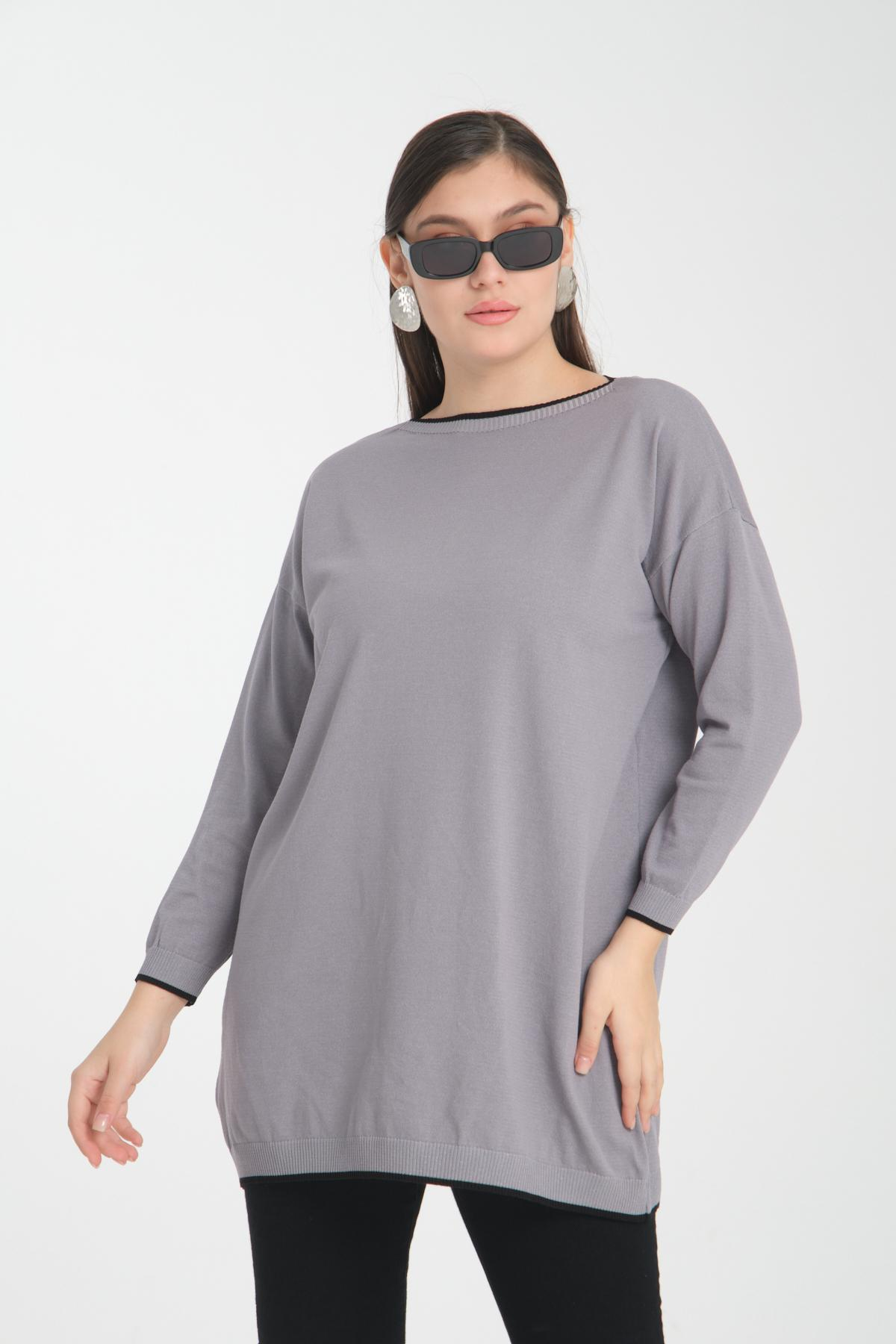Wholesale Women Gray Garnished Boat Neck Knit Blouse 722656