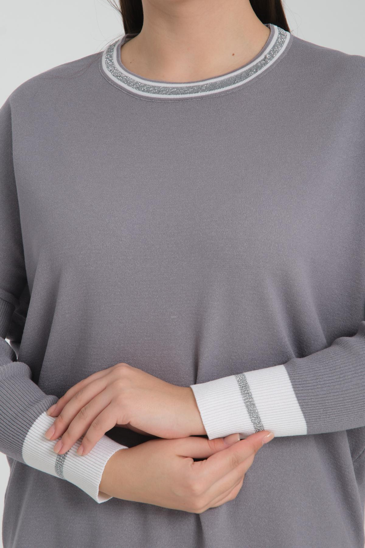 Wholesale Women Gray Glitter Garnished Crew Neck Knit Blouse with Side Slits 722646