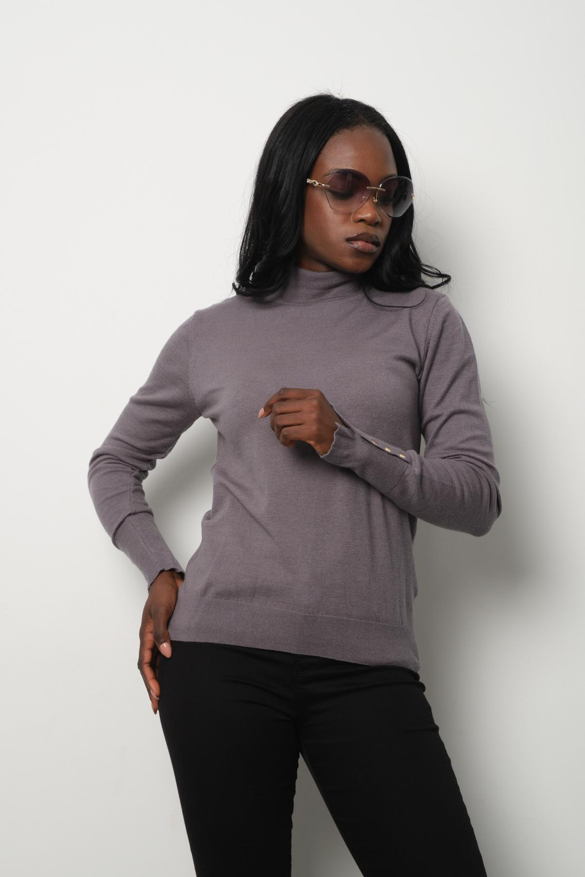 Wholesale Women Gray Mock-Neck Sweaters 711161