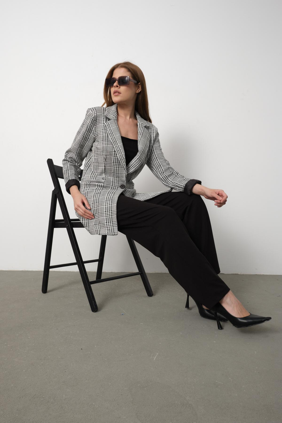 Wholesale Women Gray Plaid Notched Collar Welt Pockets Lined Blazer 715578