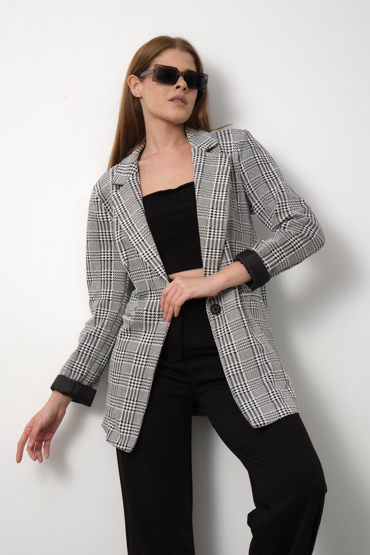 Wholesale Women Gray Plaid Notched Collar Welt Pockets Lined Blazer 715578