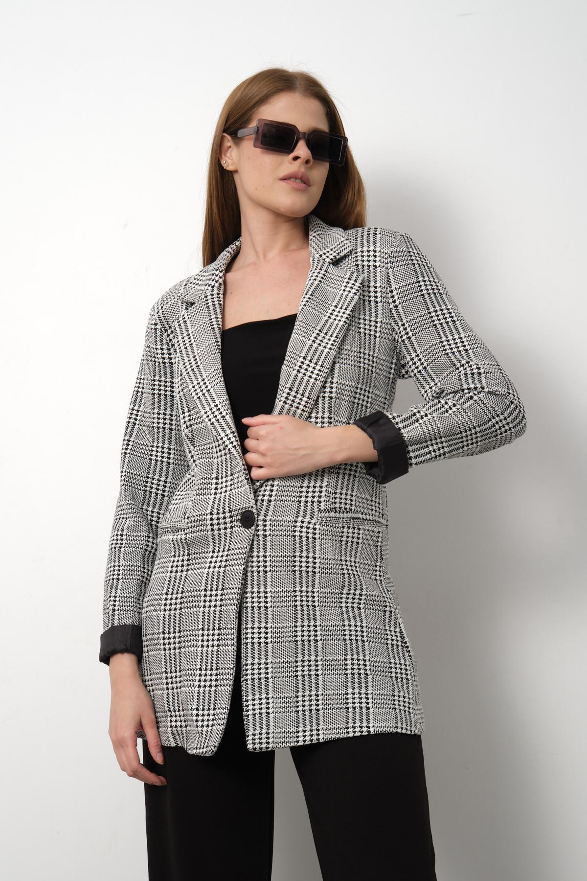 Wholesale Women Gray Plaid Notched Collar Welt Pockets Lined Blazer 715578