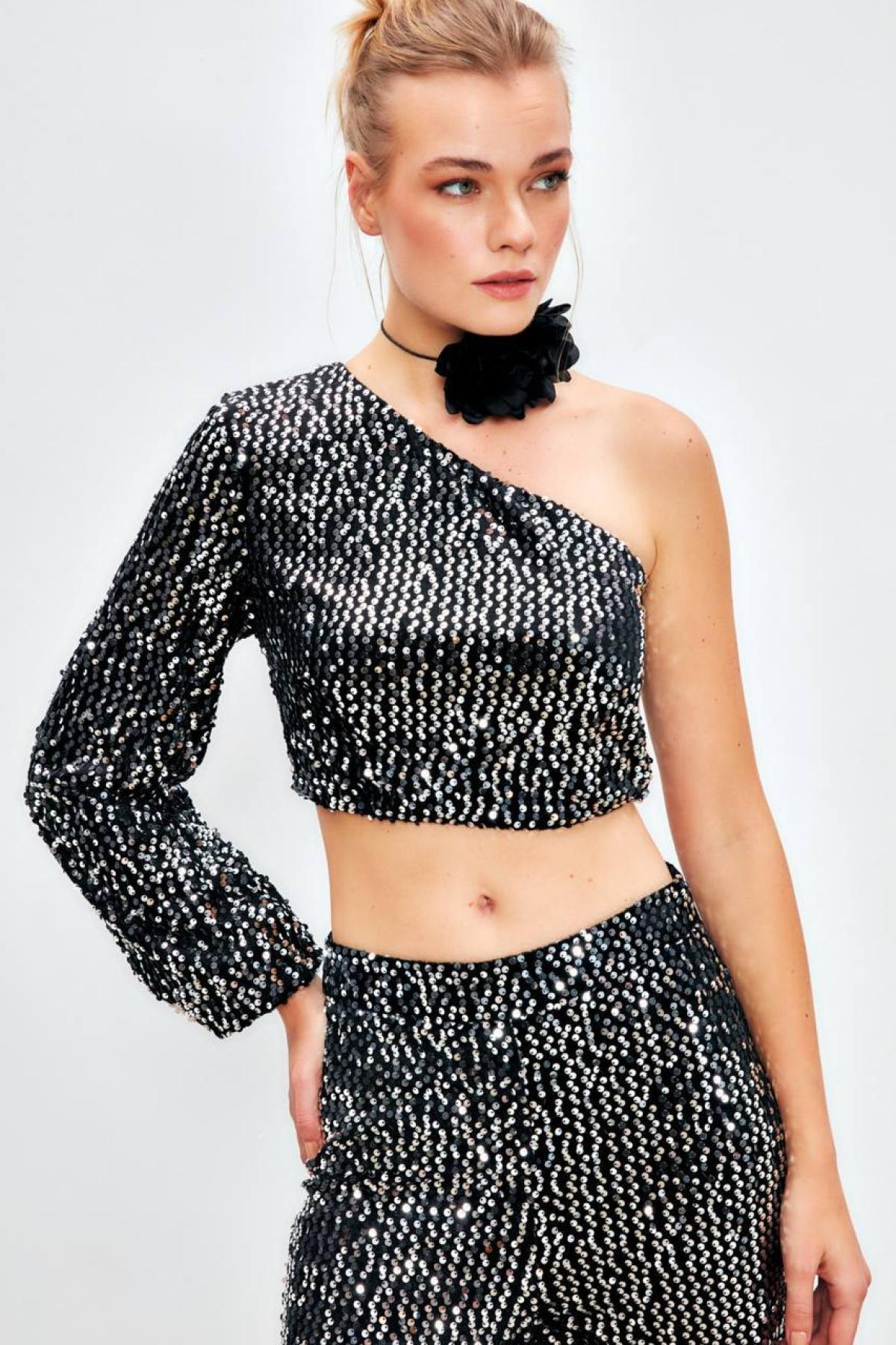 Wholesale Women Gray Sequined Crop 719278