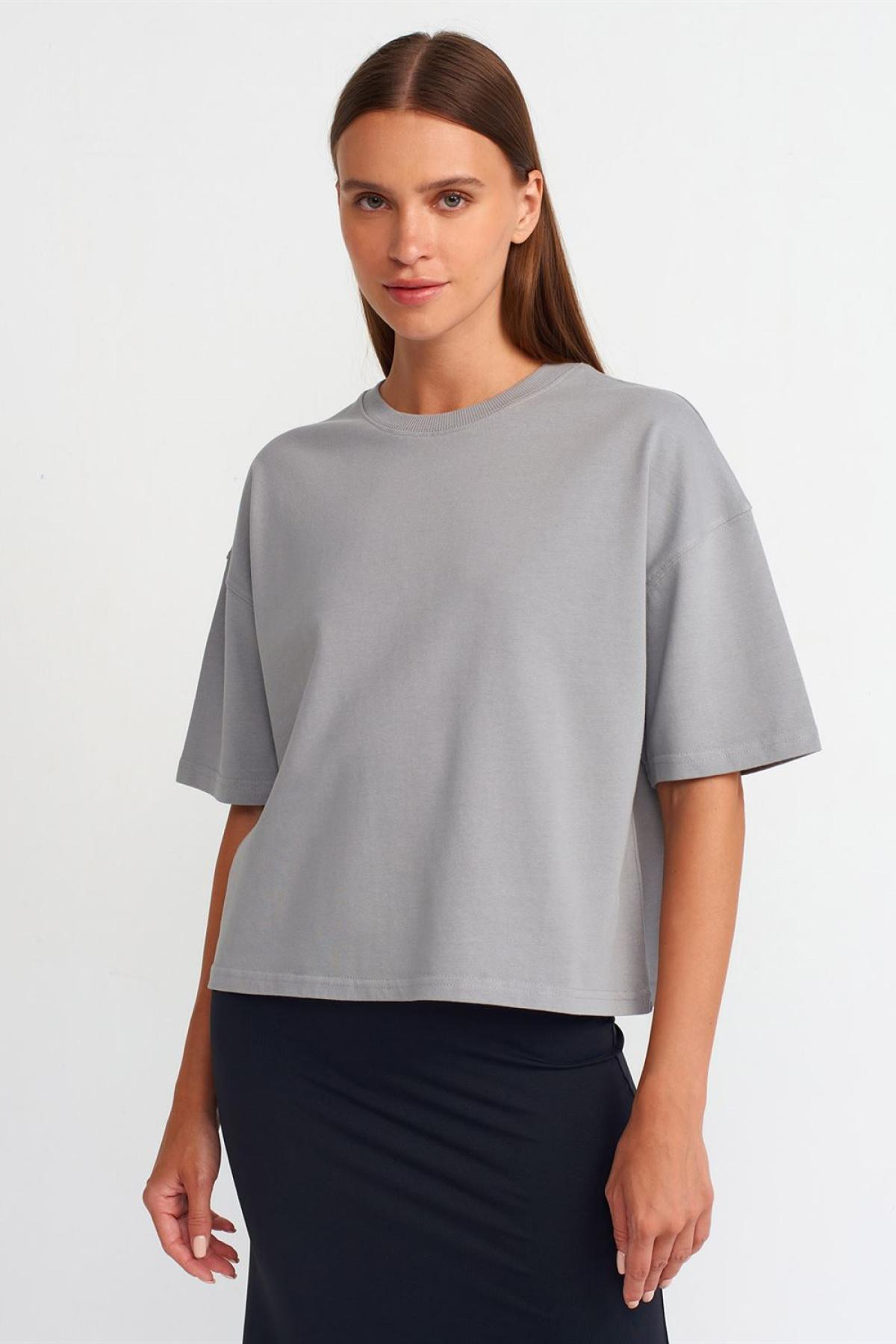 Wholesale Women Gray Short Sleeve Cotton T-shirt 709029