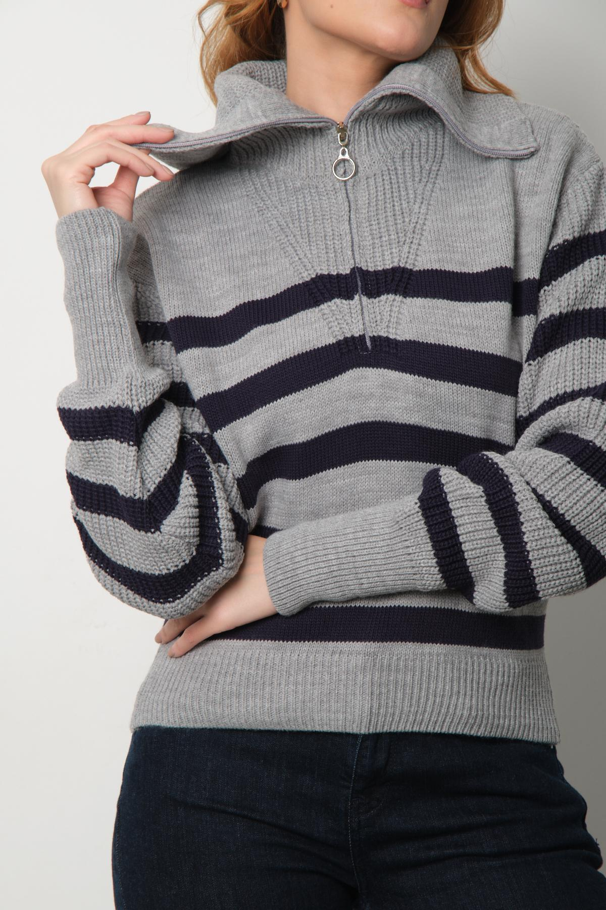 Wholesale Women Gray Striped Zip Neck Knit Blouse 713314
