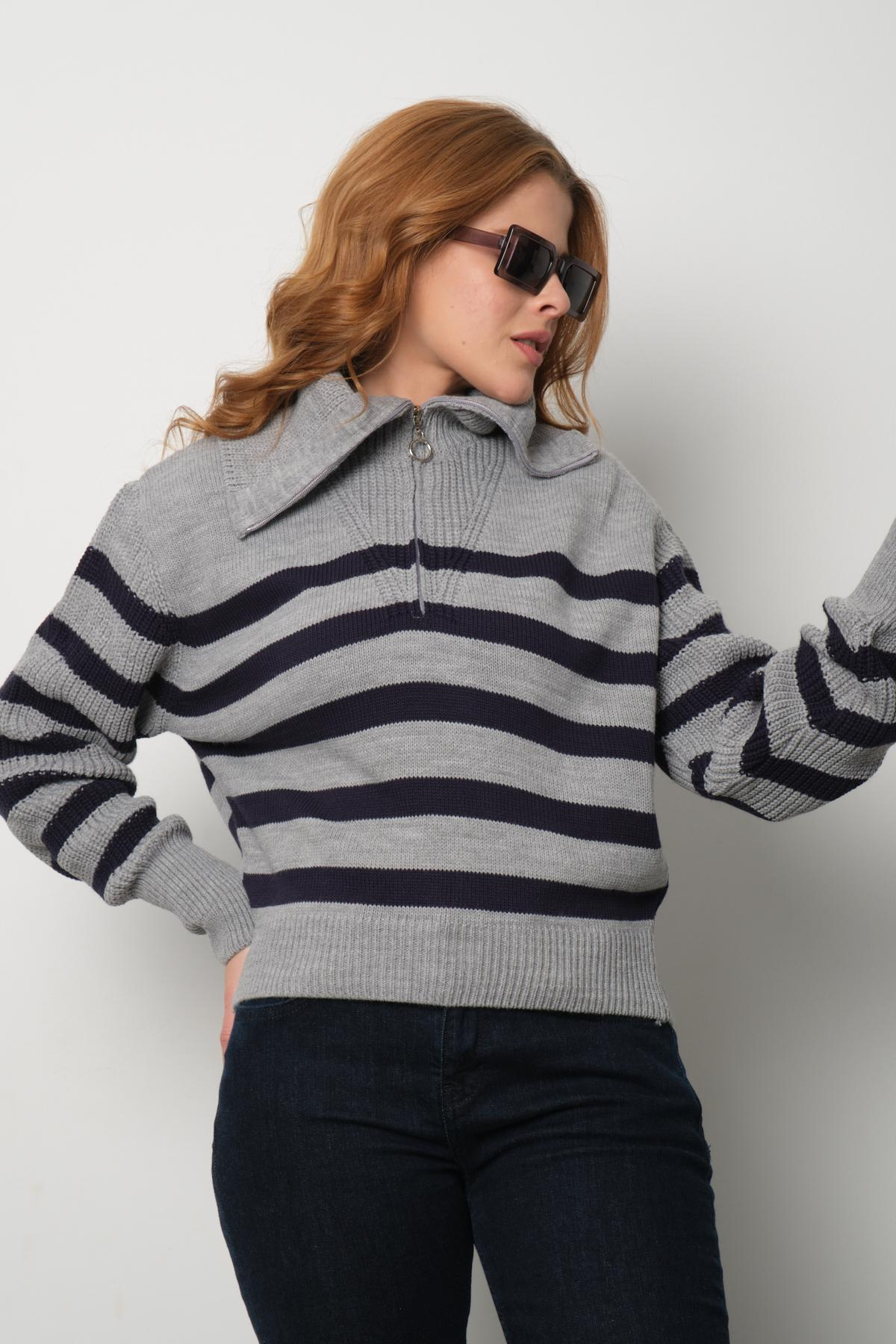 Wholesale Women Gray Striped Zip Neck Knit Blouse 713314