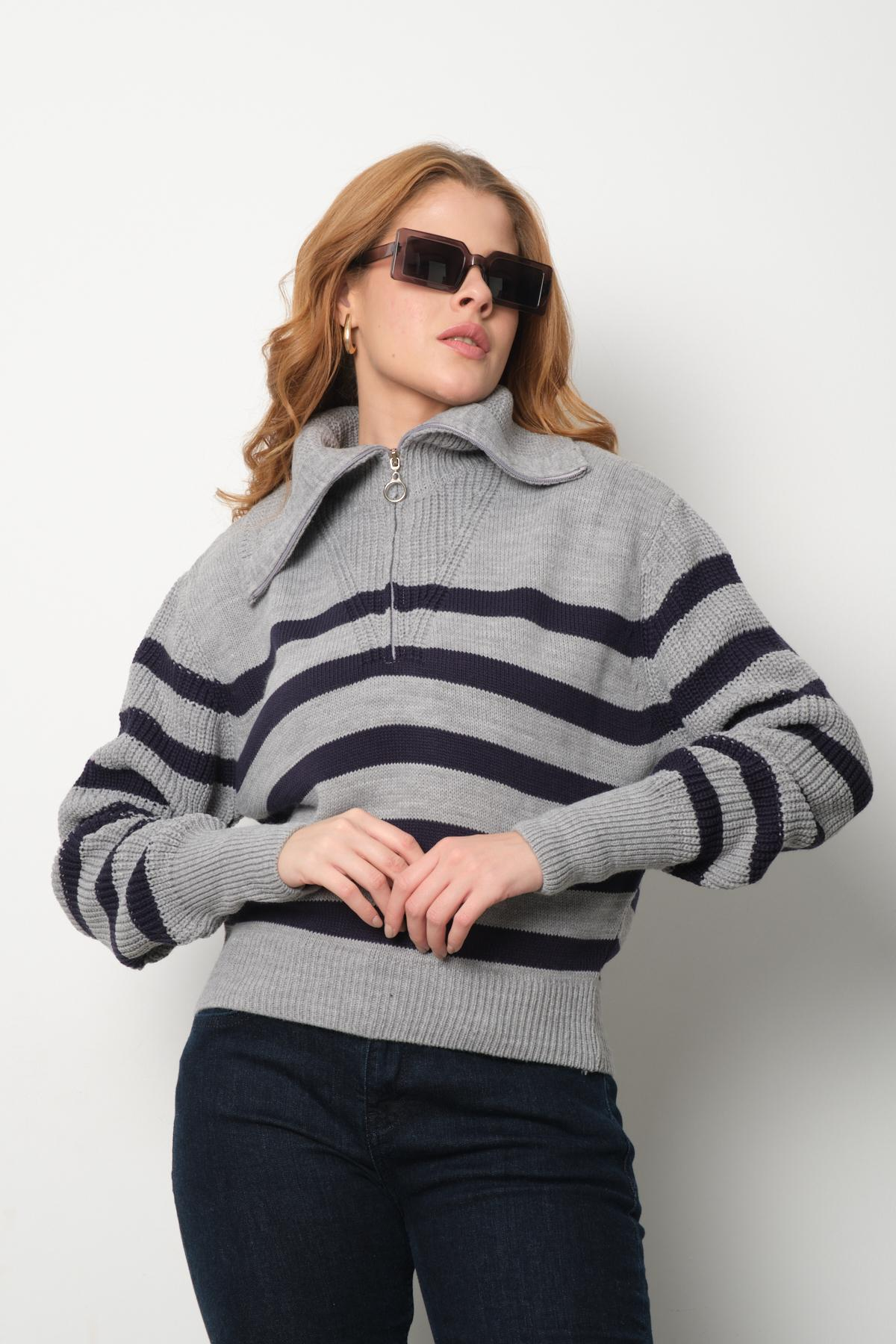 Wholesale Women Gray Striped Zip Neck Knit Blouse 713314