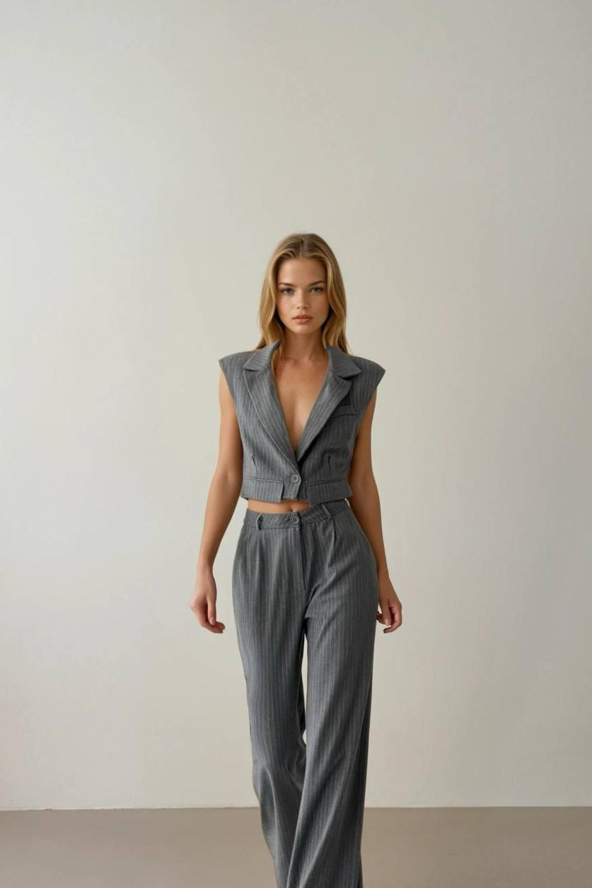 Wholesale Women Gray Suit 730069
