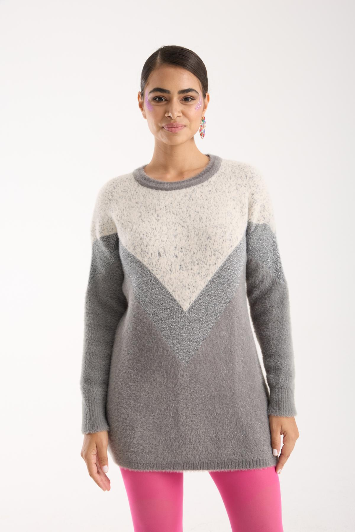 Wholesale Women Gray Two-Tone Crew-Neck Lurex Knit Blouse 738868