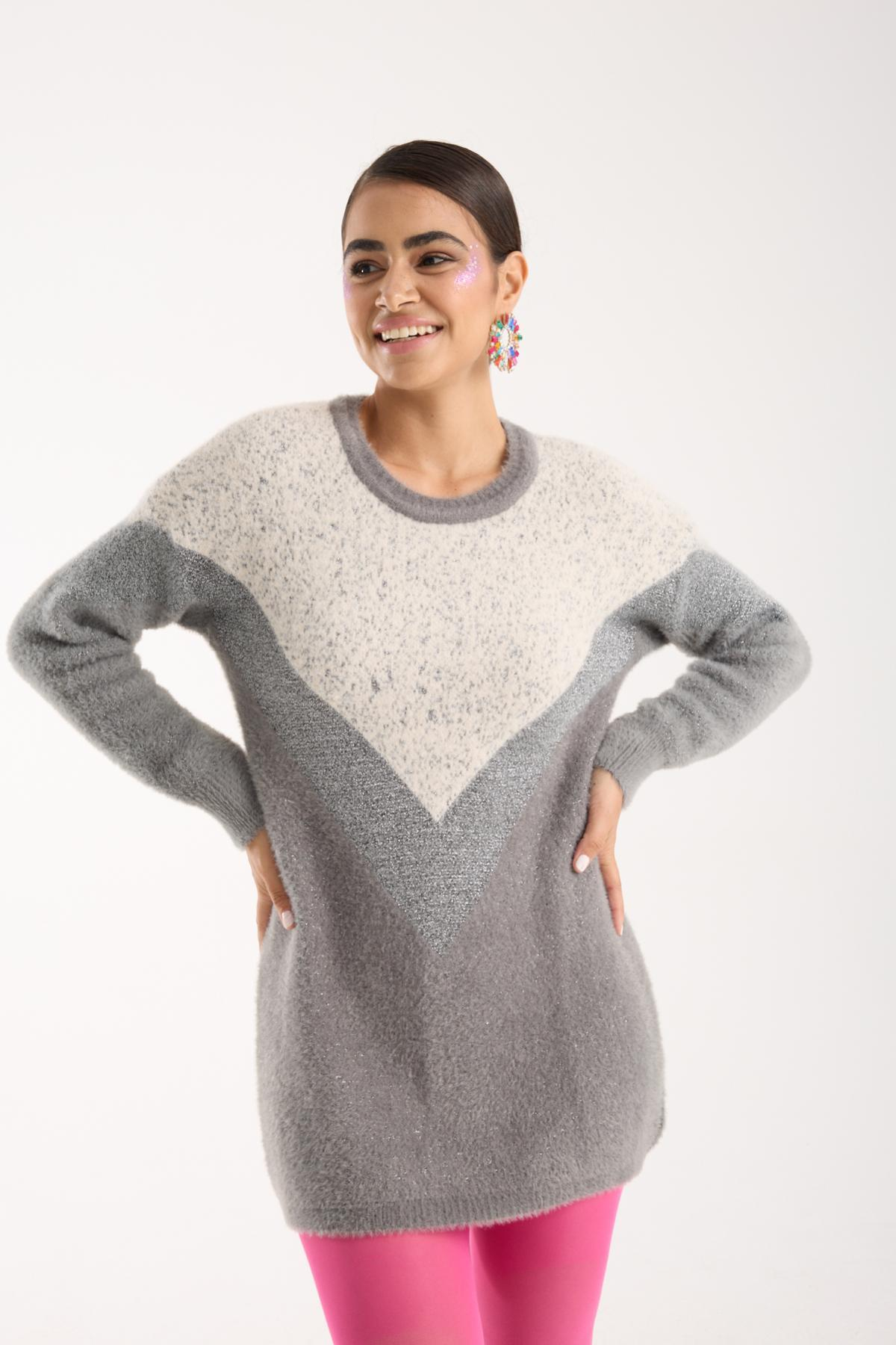 Wholesale Women Gray Two-Tone Crew-Neck Lurex Knit Blouse 738868