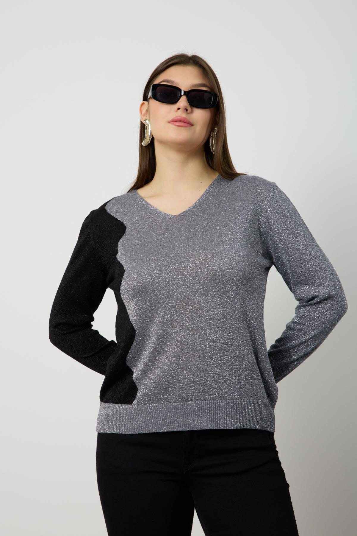 Wholesale Women Gray Two Tone Glittery V-Neck Knit Blouse 724836