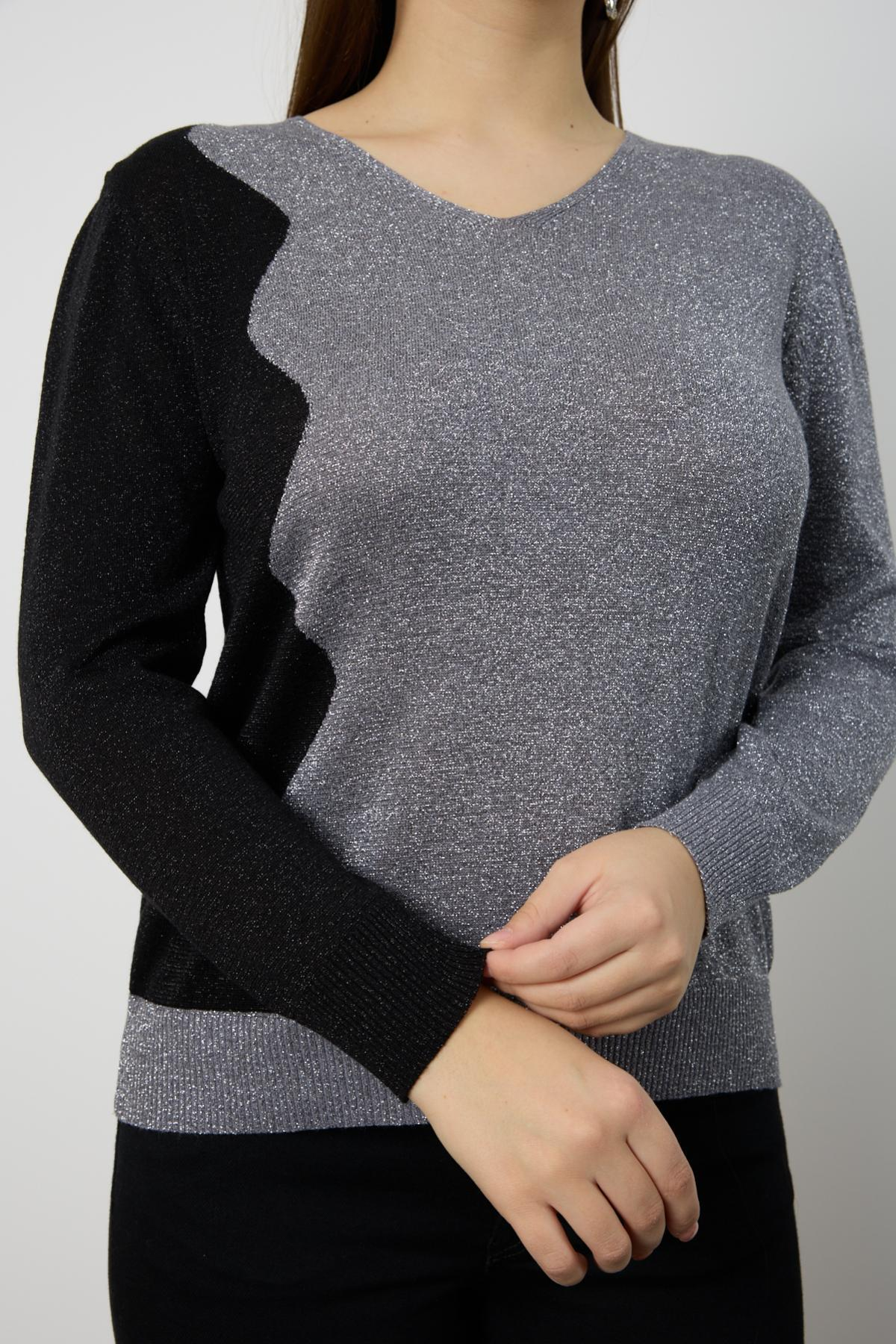 Wholesale Women Gray Two Tone Glittery V-Neck Knit Blouse 724836