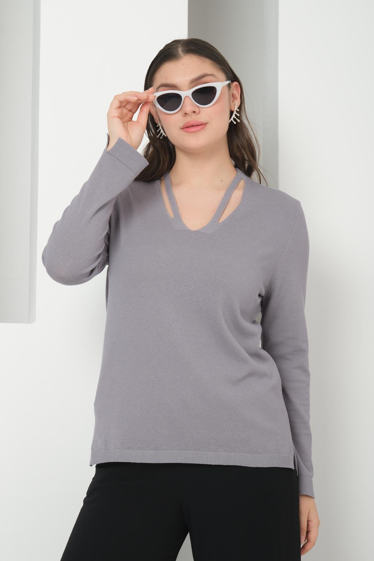 Wholesale Women Gray V-Neck Cut-Out Knit Blouse with Side Slits 724807
