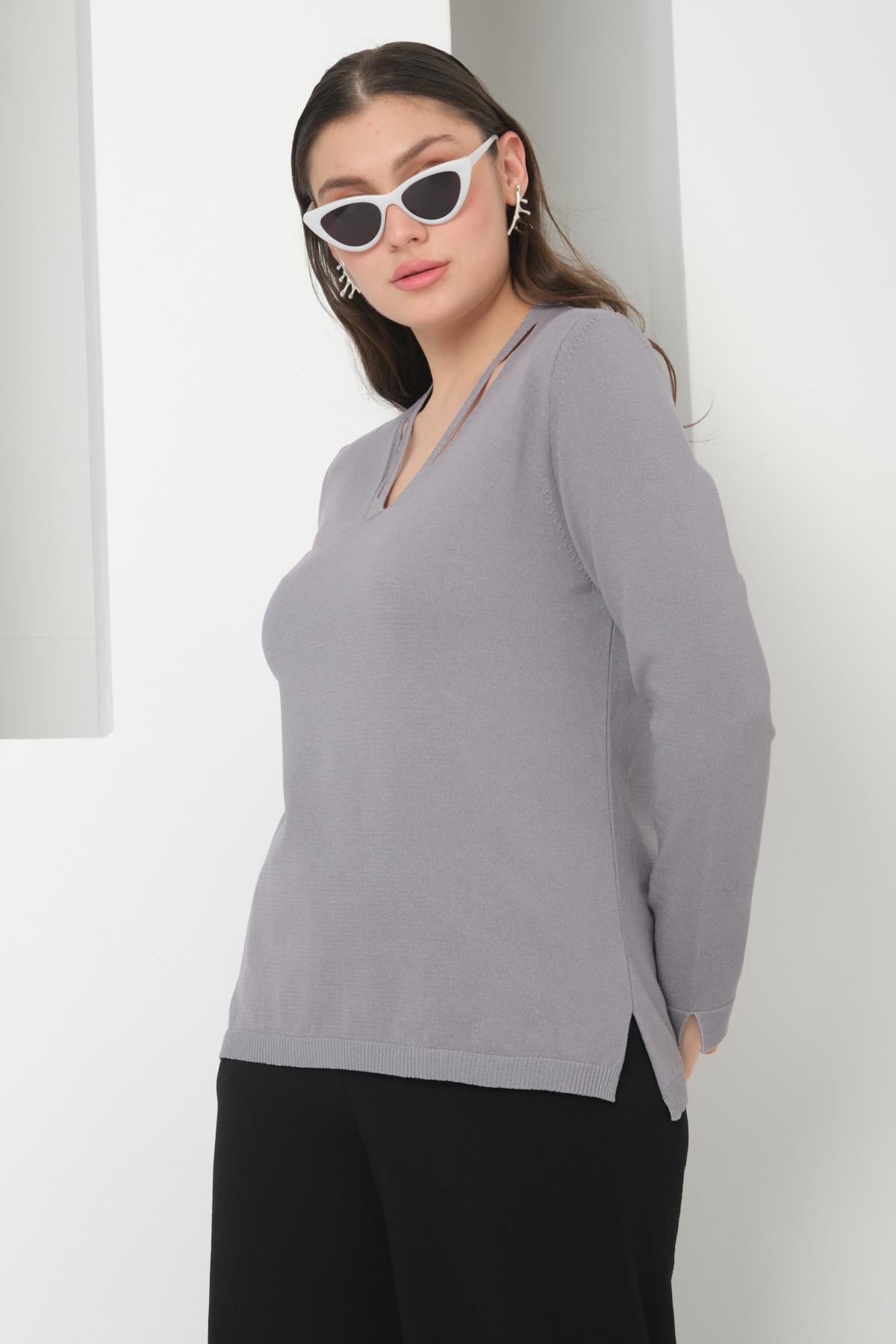 Wholesale Women Gray V-Neck Cut-Out Knit Blouse with Side Slits 724807