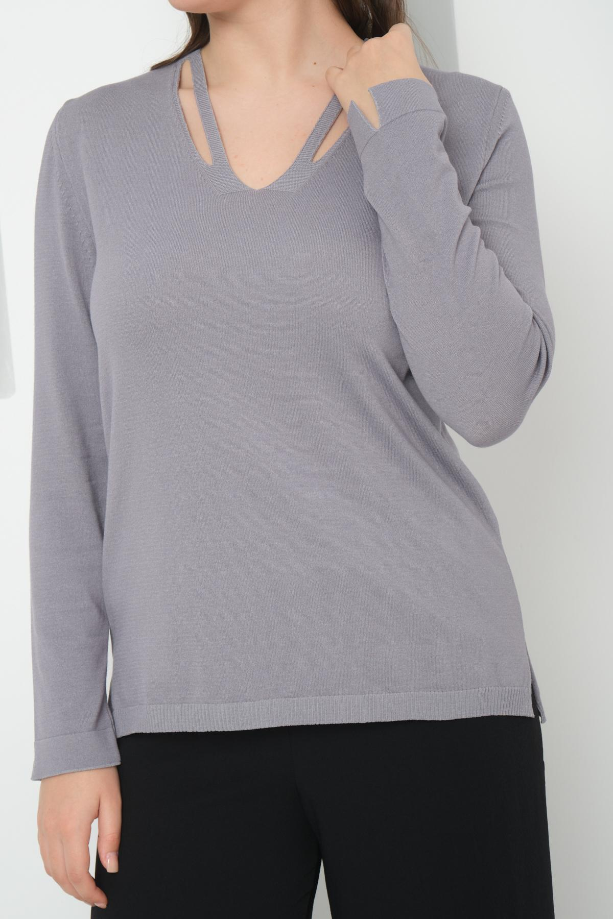 Wholesale Women Gray V-Neck Cut-Out Knit Blouse with Side Slits 724807