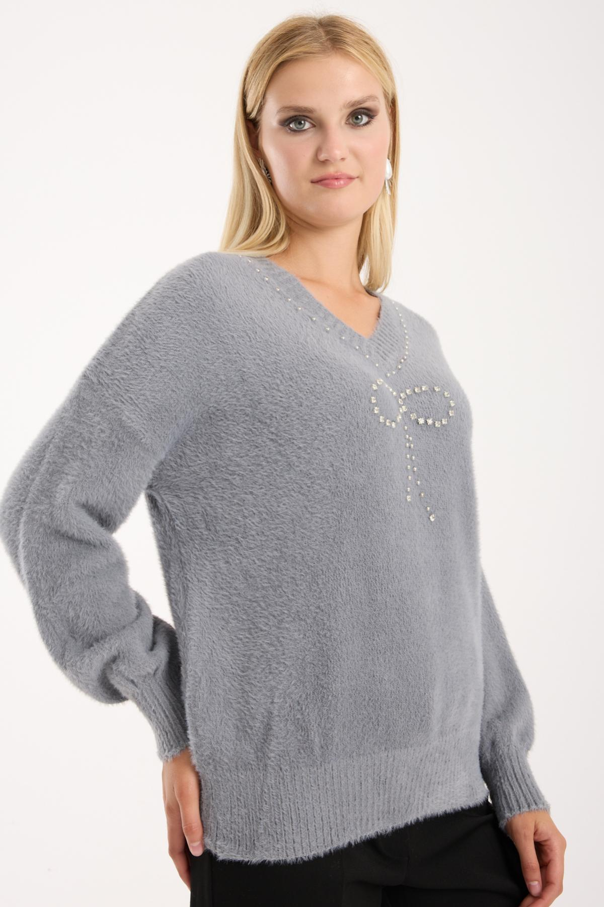 Wholesale Women Gray V-Neck Knit Blouse with Rhinestone and Pearl Embellishments 738883