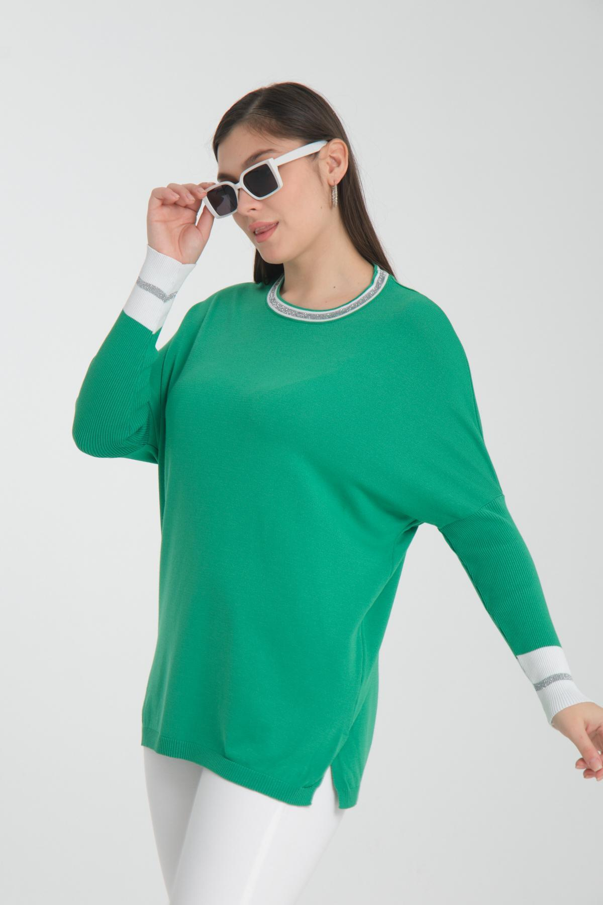 Wholesale Women Green Glitter Garnished Crew Neck Knit Blouse with Side Slits 722648