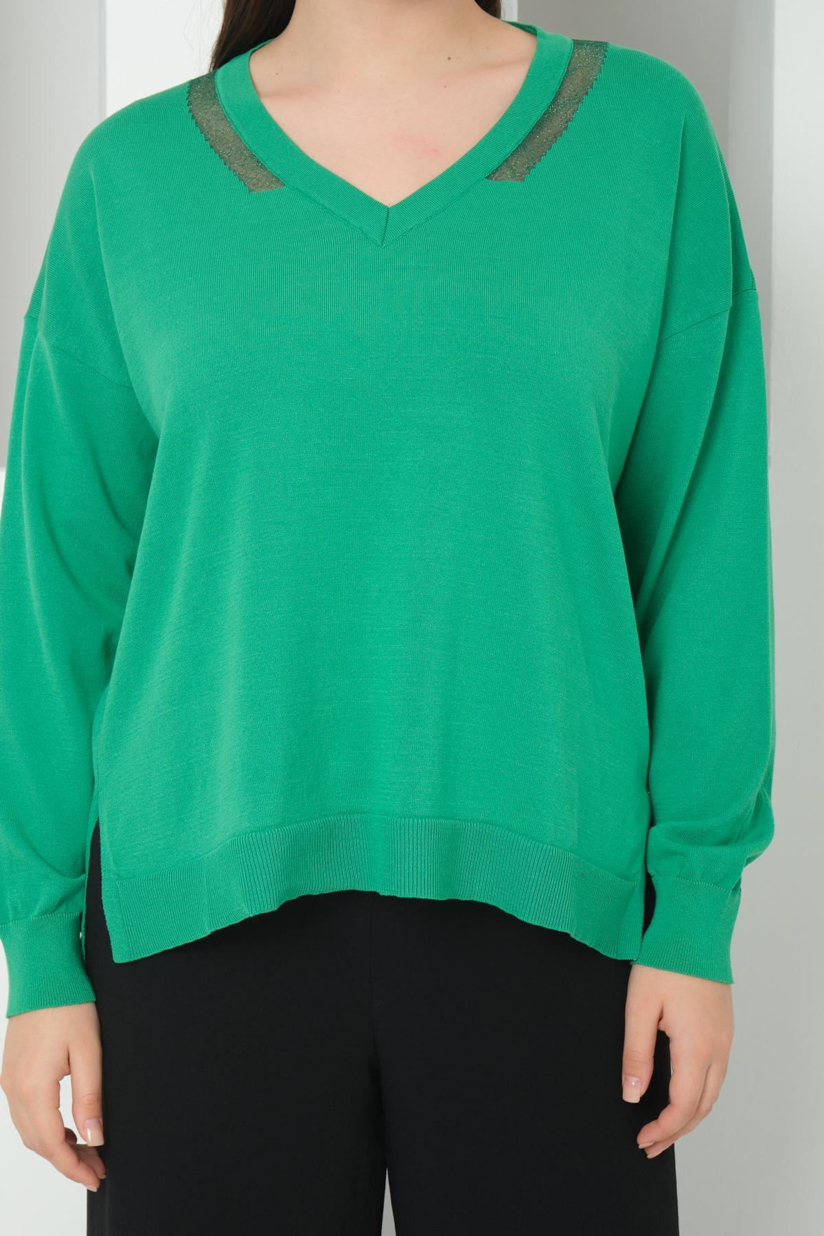 Wholesale Women Green Glitter-Garnished V-Neck Oversized Knit Blouse with Side Slits 724795