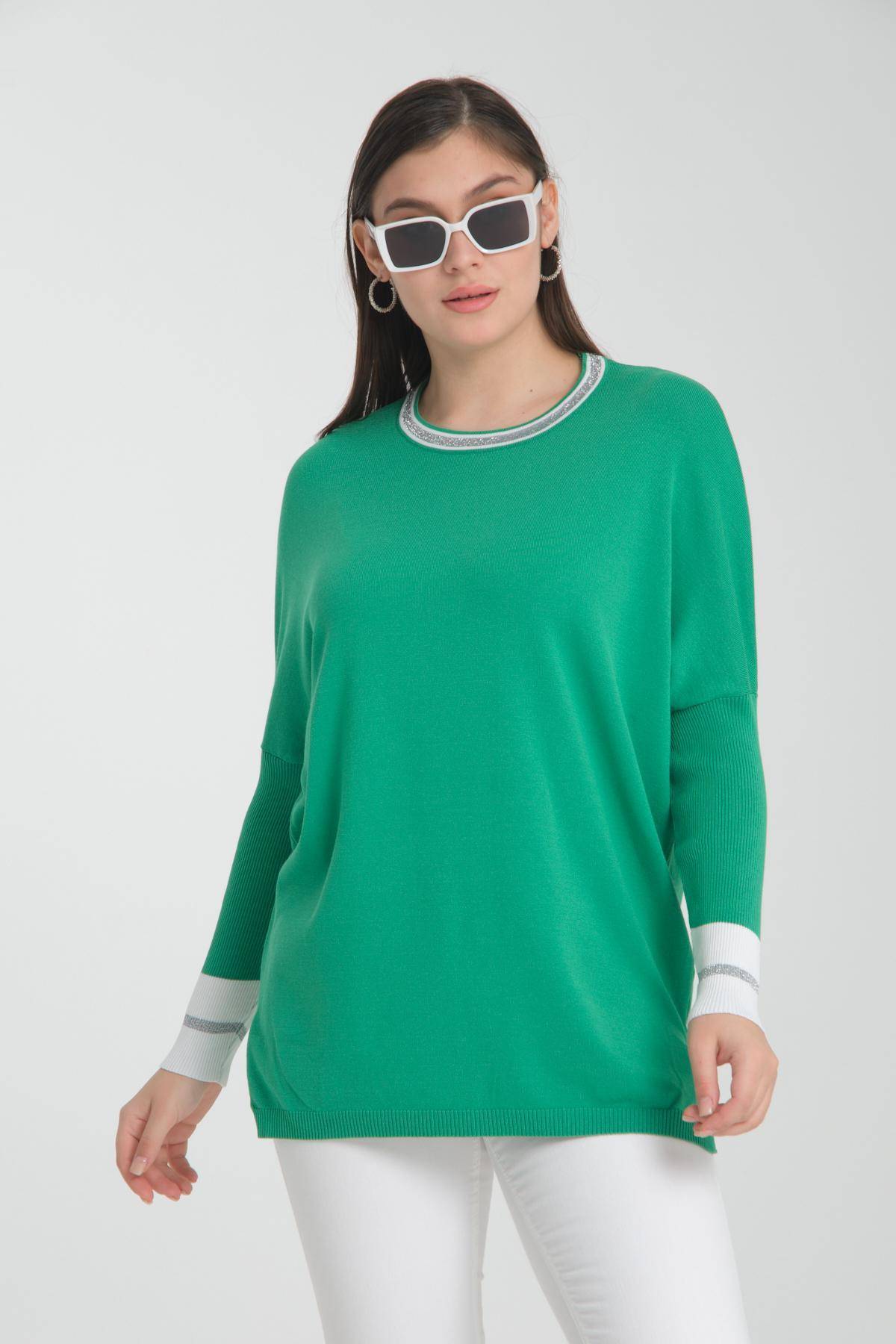 Wholesale Women Green Glitter Garnished Crew Neck Knit Blouse with Side Slits 722648