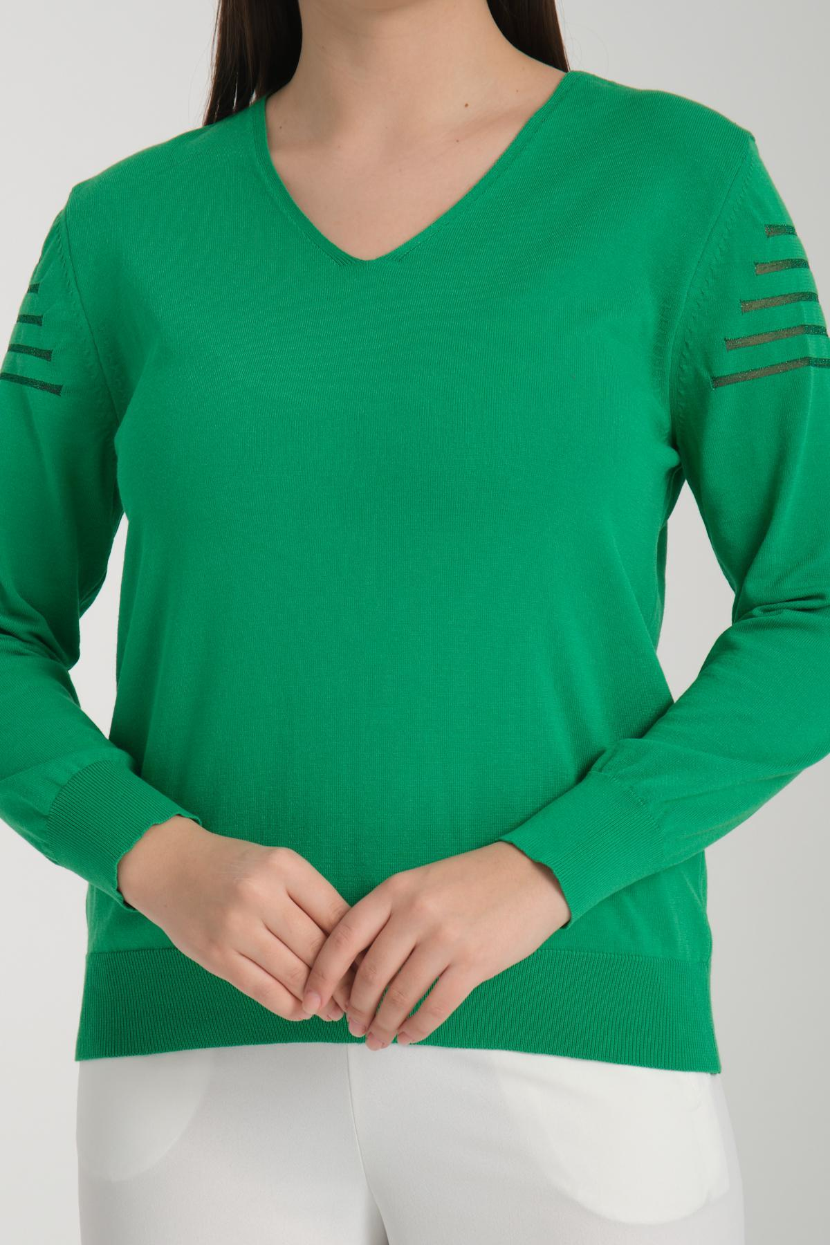 Wholesale Women Green Glitter Garnished V Neck Knit Blouse 722624