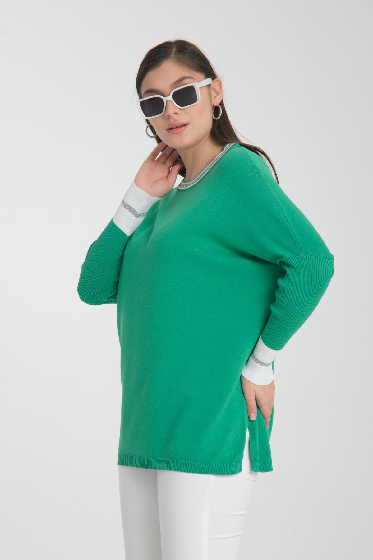 Wholesale Women Green Glitter Garnished Crew Neck Knit Blouse with Side Slits 722648