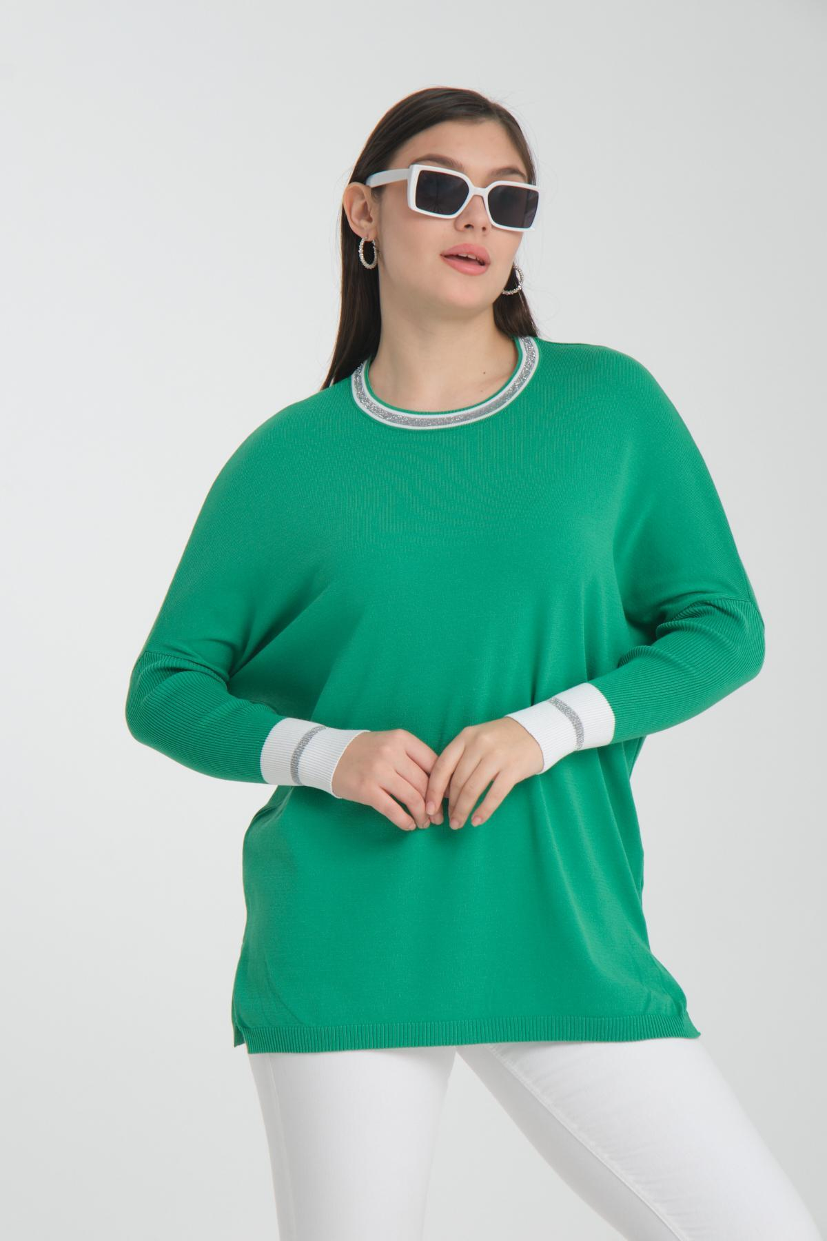 Wholesale Women Green Glitter Garnished Crew Neck Knit Blouse with Side Slits 722648