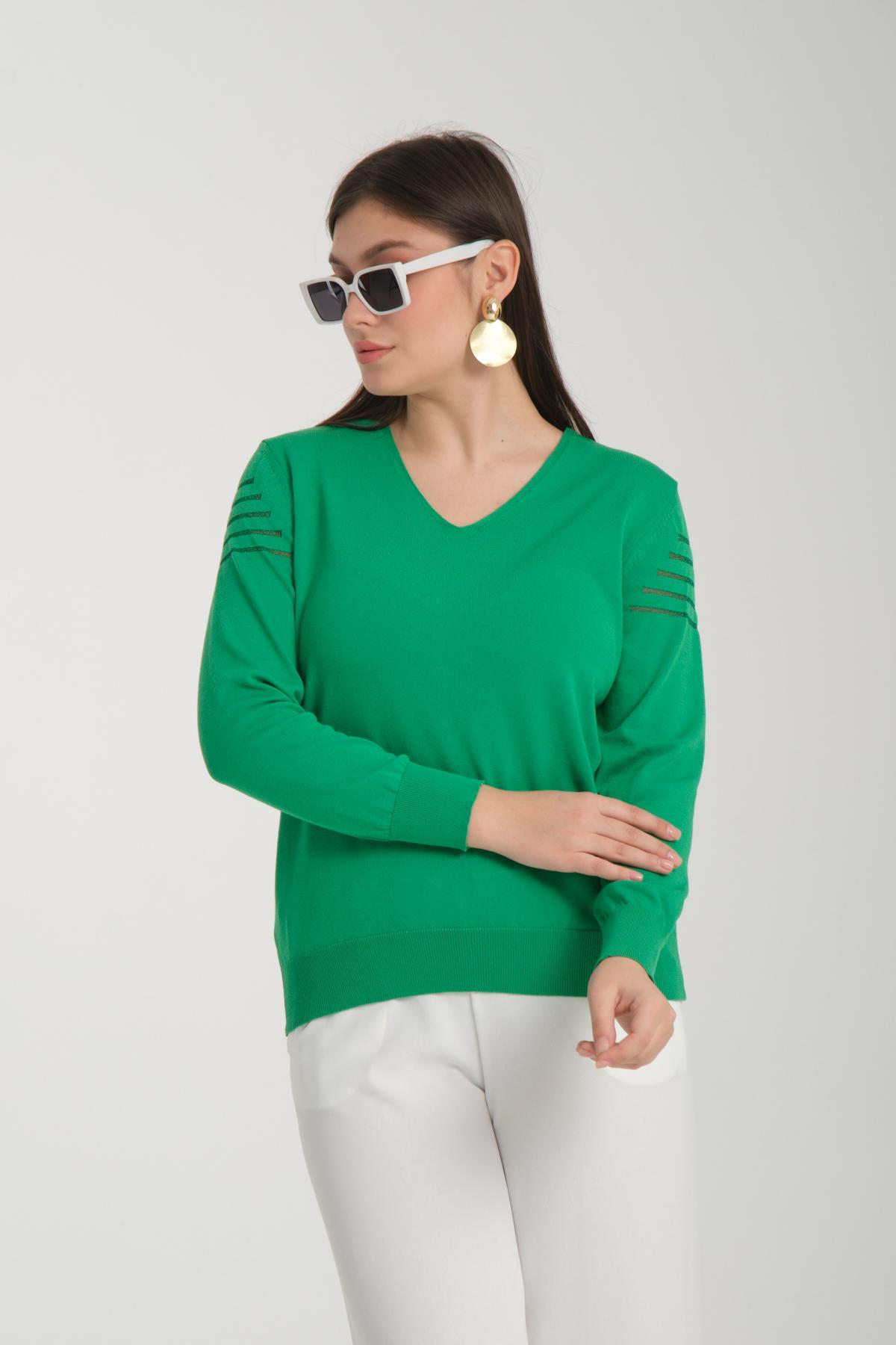 Wholesale Women Green Glitter Garnished V Neck Knit Blouse 722624