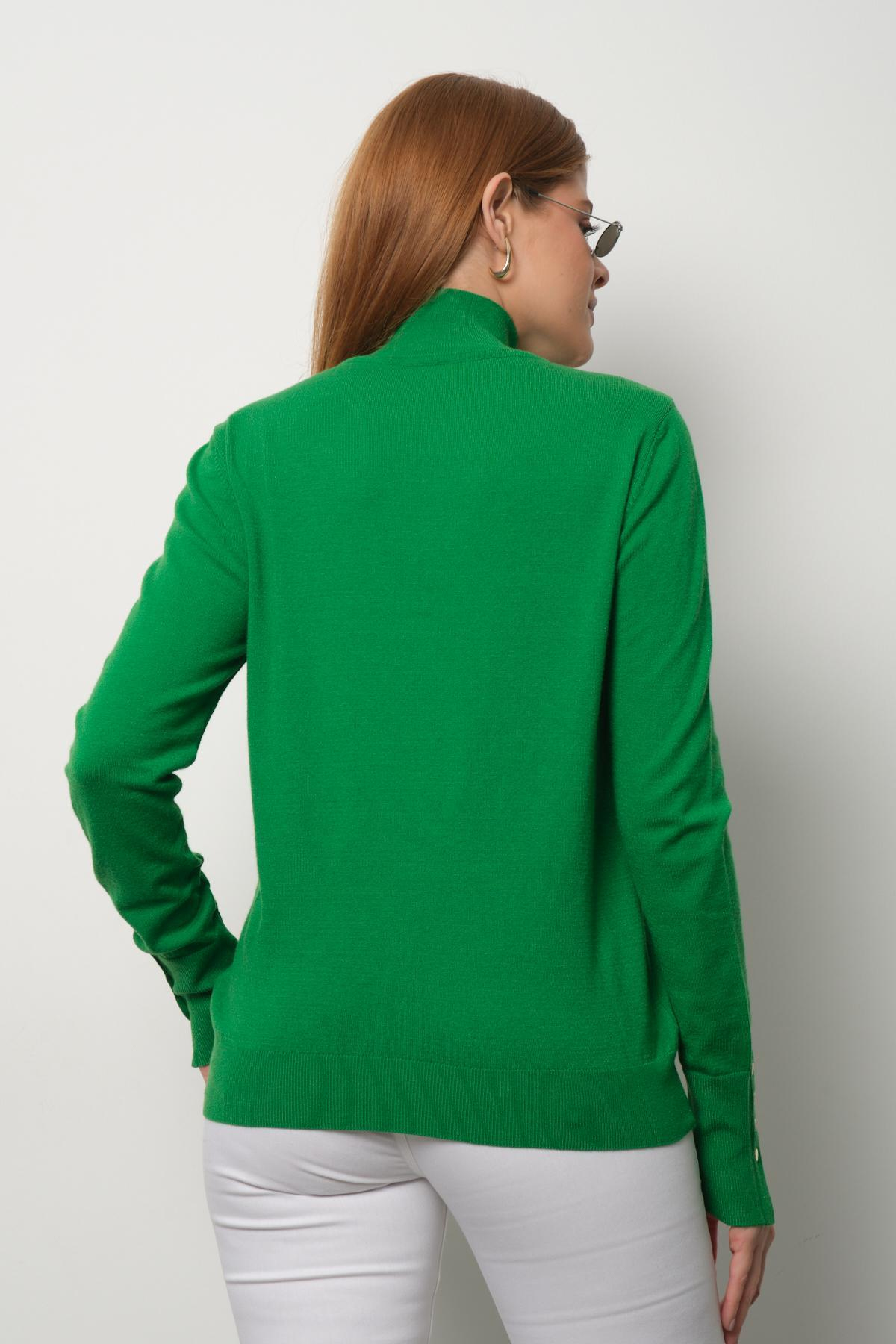 Wholesale Women Green Mock-Neck Sweaters 711162