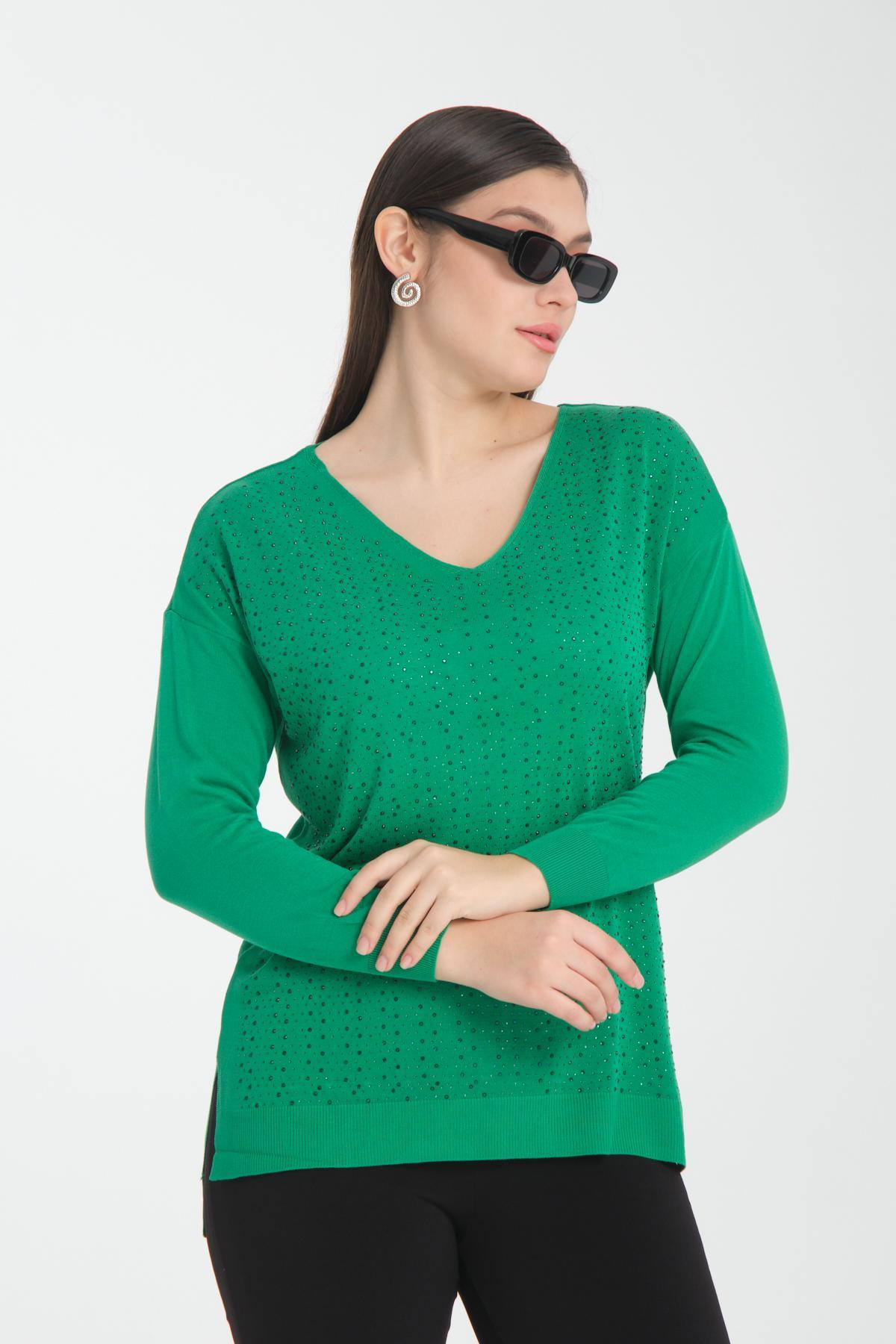 Wholesale Women Green Rhinestone-Embellished V Neck Knit Blouse with Side Slits 722627