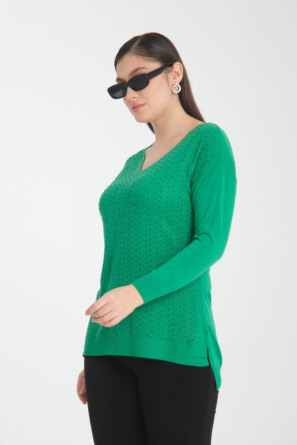 Wholesale Women Green Rhinestone-Embellished V Neck Knit Blouse with Side Slits 722627