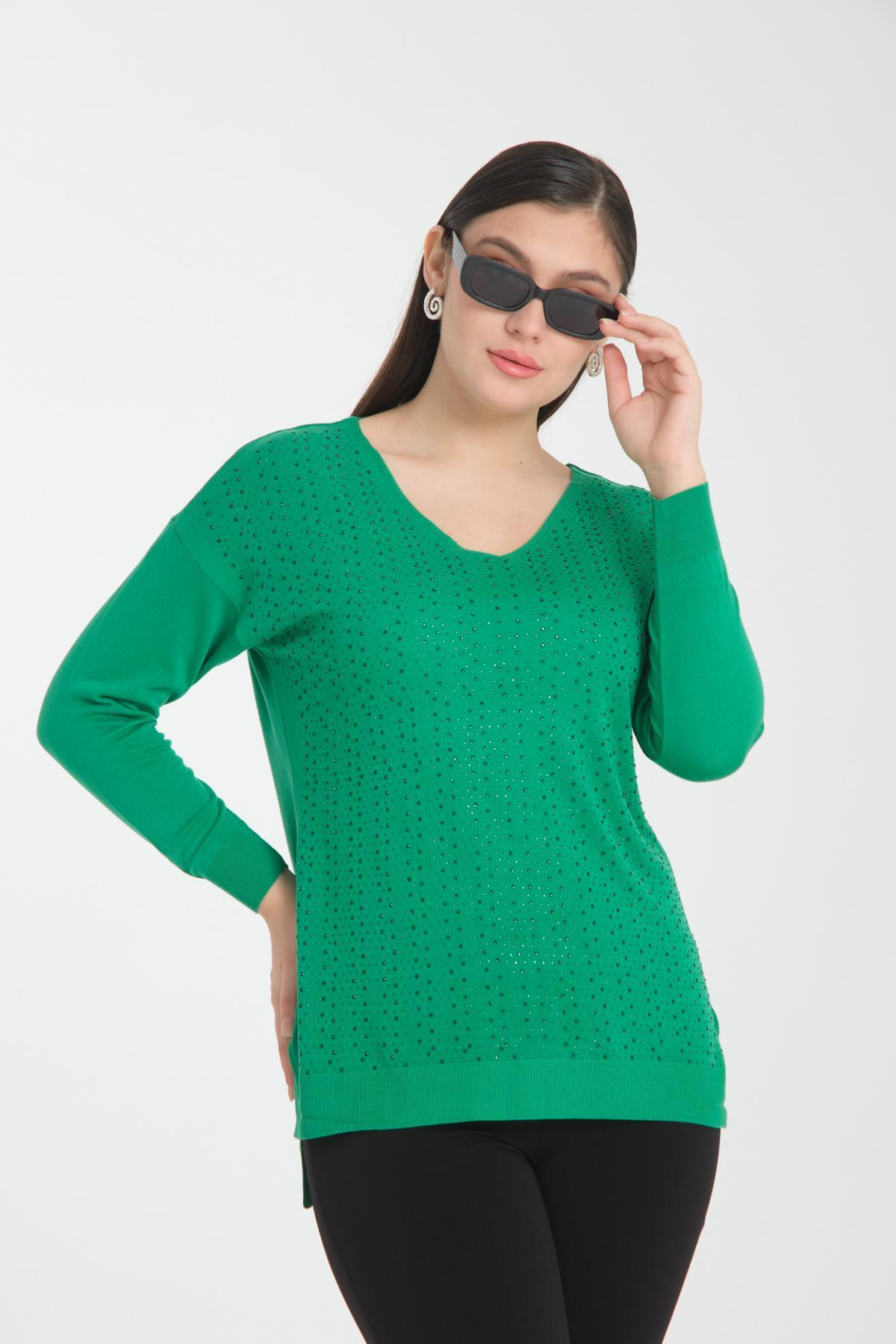 Wholesale Women Green Rhinestone-Embellished V Neck Knit Blouse with Side Slits 722627