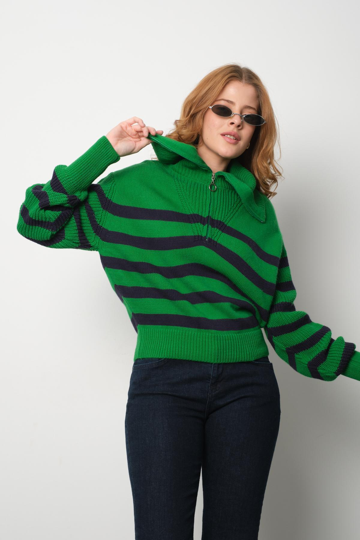Wholesale Women Green Striped Zip Neck Knit Blouse 713316