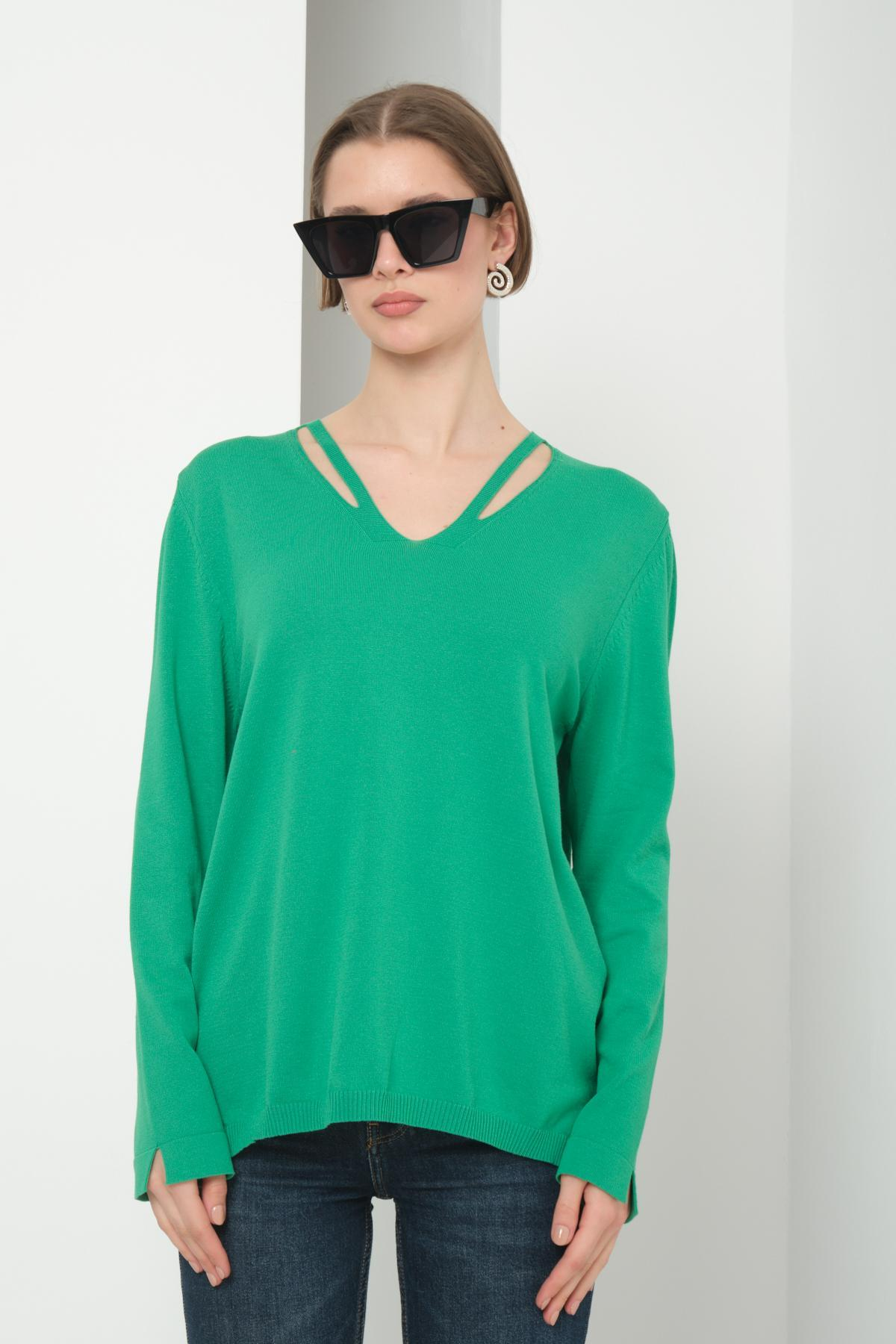 Wholesale Women Green V-Neck Cut-Out Knit Blouse with Side Slits 724805