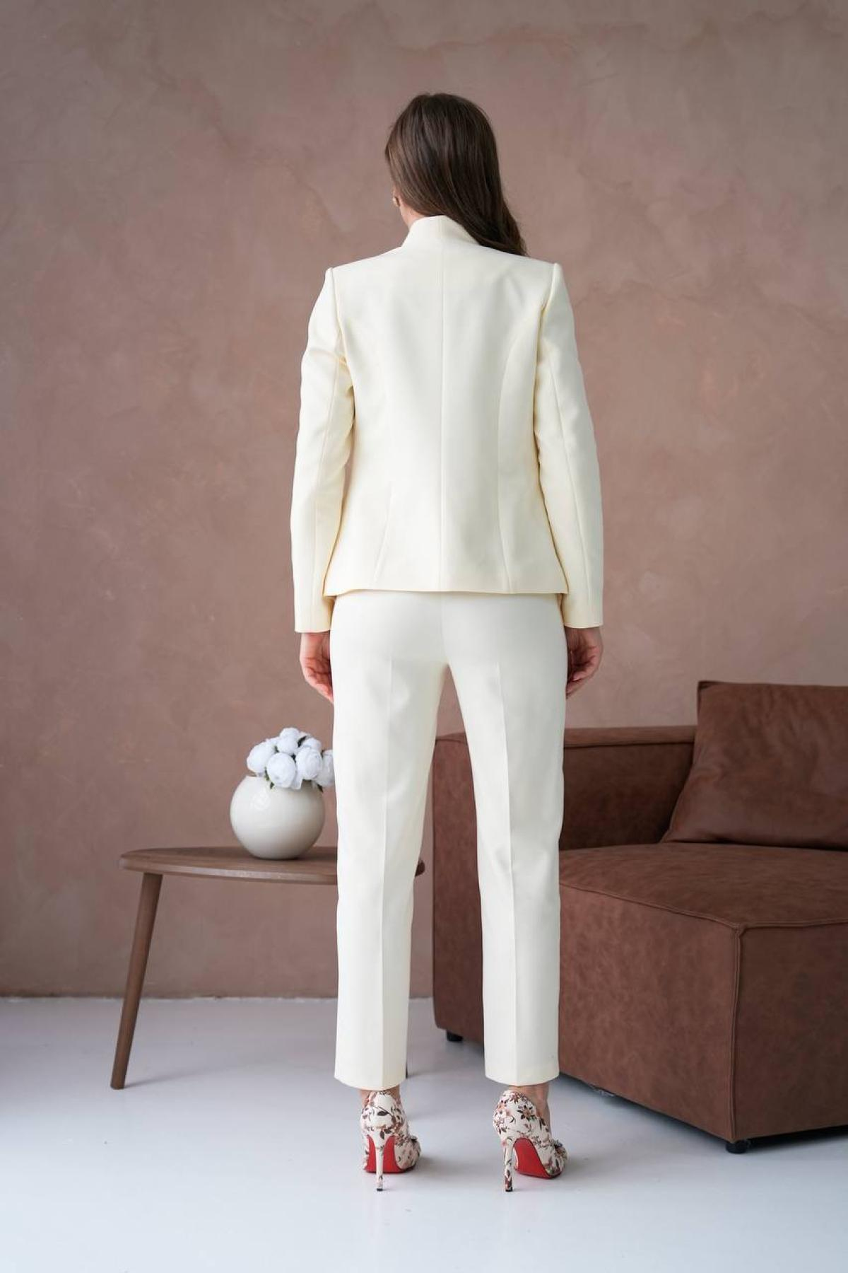 Wholesale Women Ivory Two Piece Suit - Blazer and Pants Set 721254
