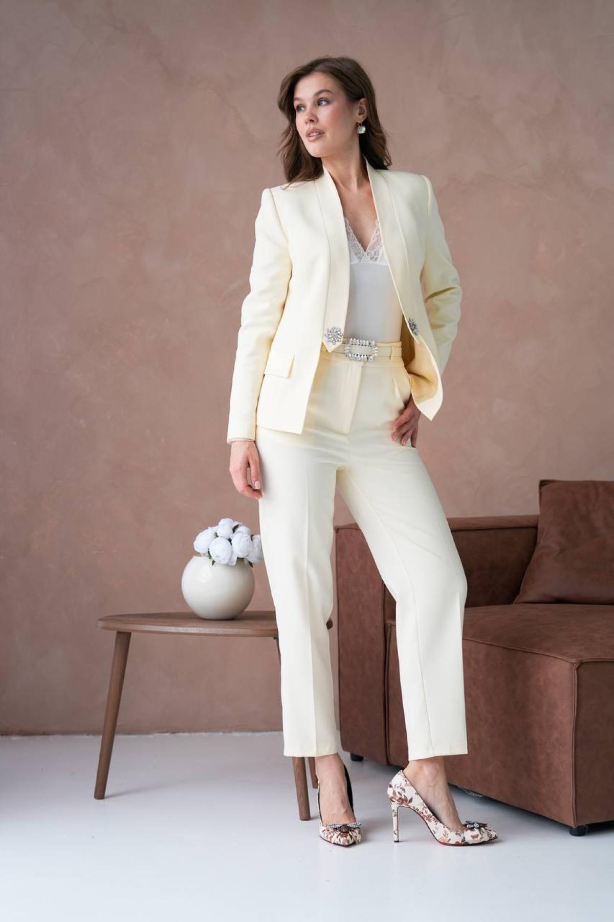 Wholesale Women Ivory Two Piece Suit - Blazer and Pants Set 721254