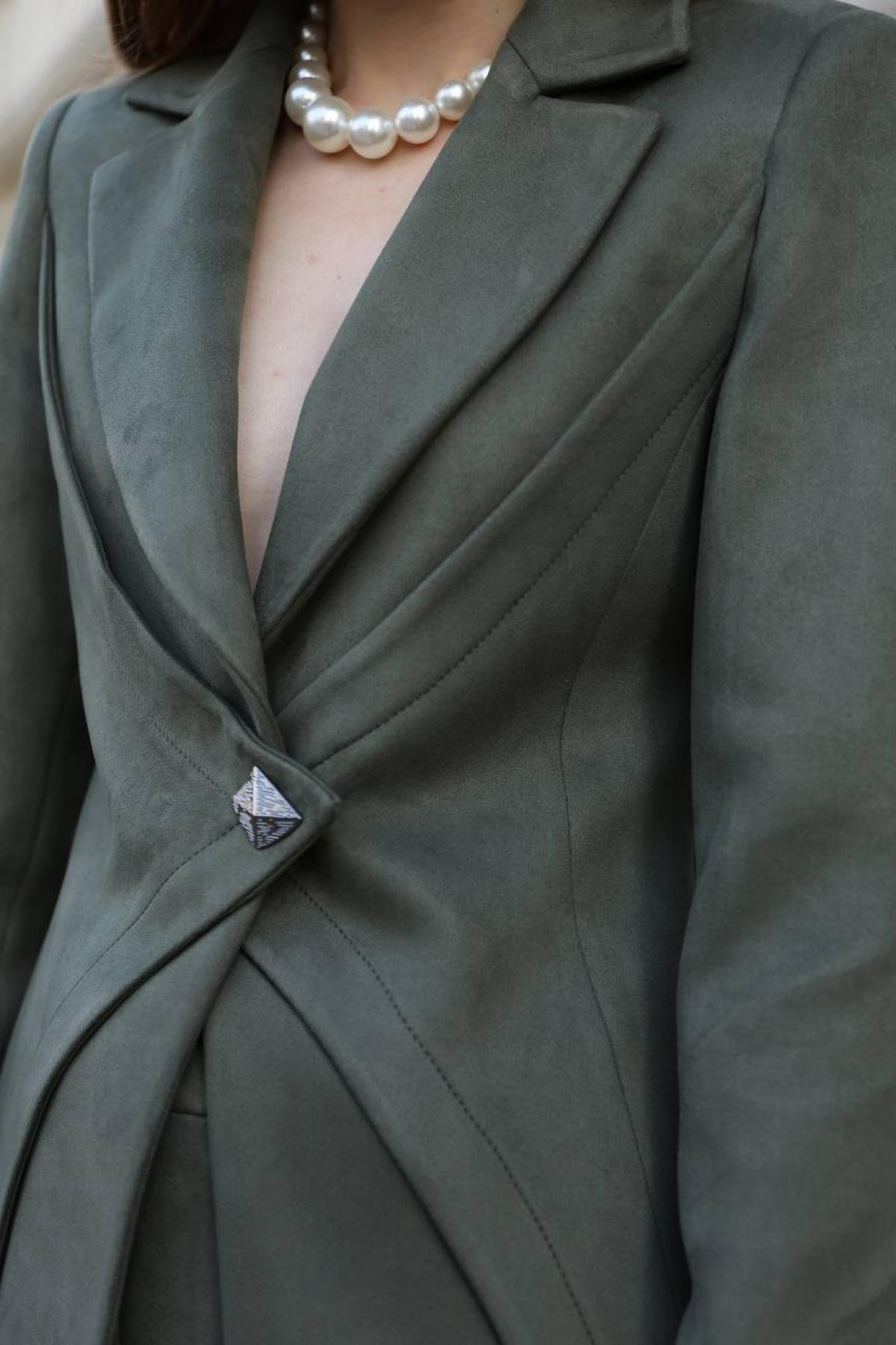 Wholesale Women Khaki Two Piece Suit Blazer and Pants Set 718282