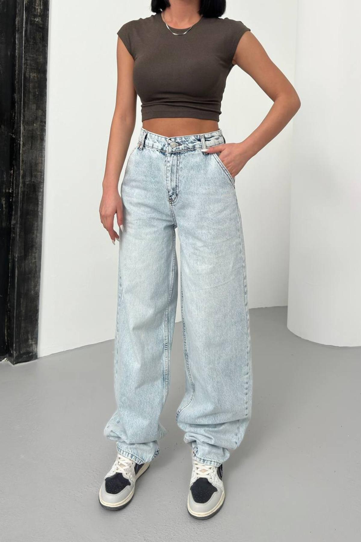 Wholesale Women Light Blue Baggy Jeans 731141