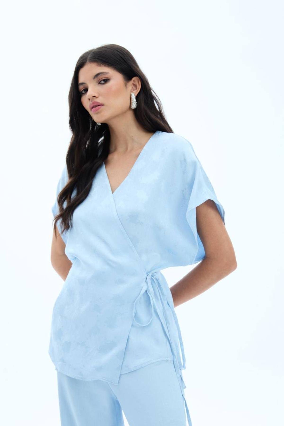Wholesale Women Light Blue Blouse 733799