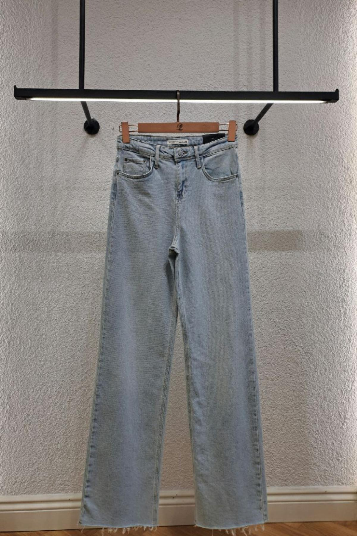 Wholesale Women Light  Blue Full Lycra Wide Leg Jeans 718046