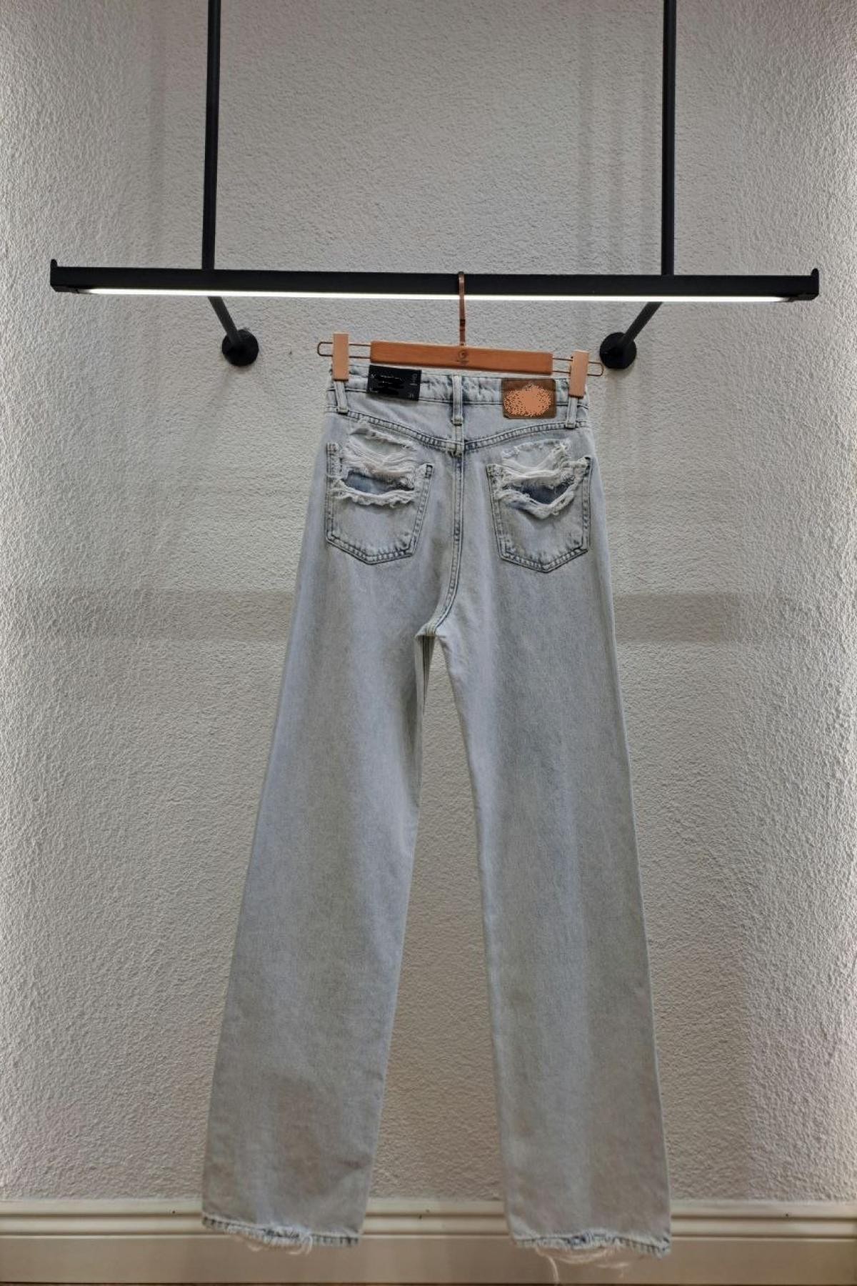 Wholesale Women Light Blue Gray Wide Leg Jeans 718038