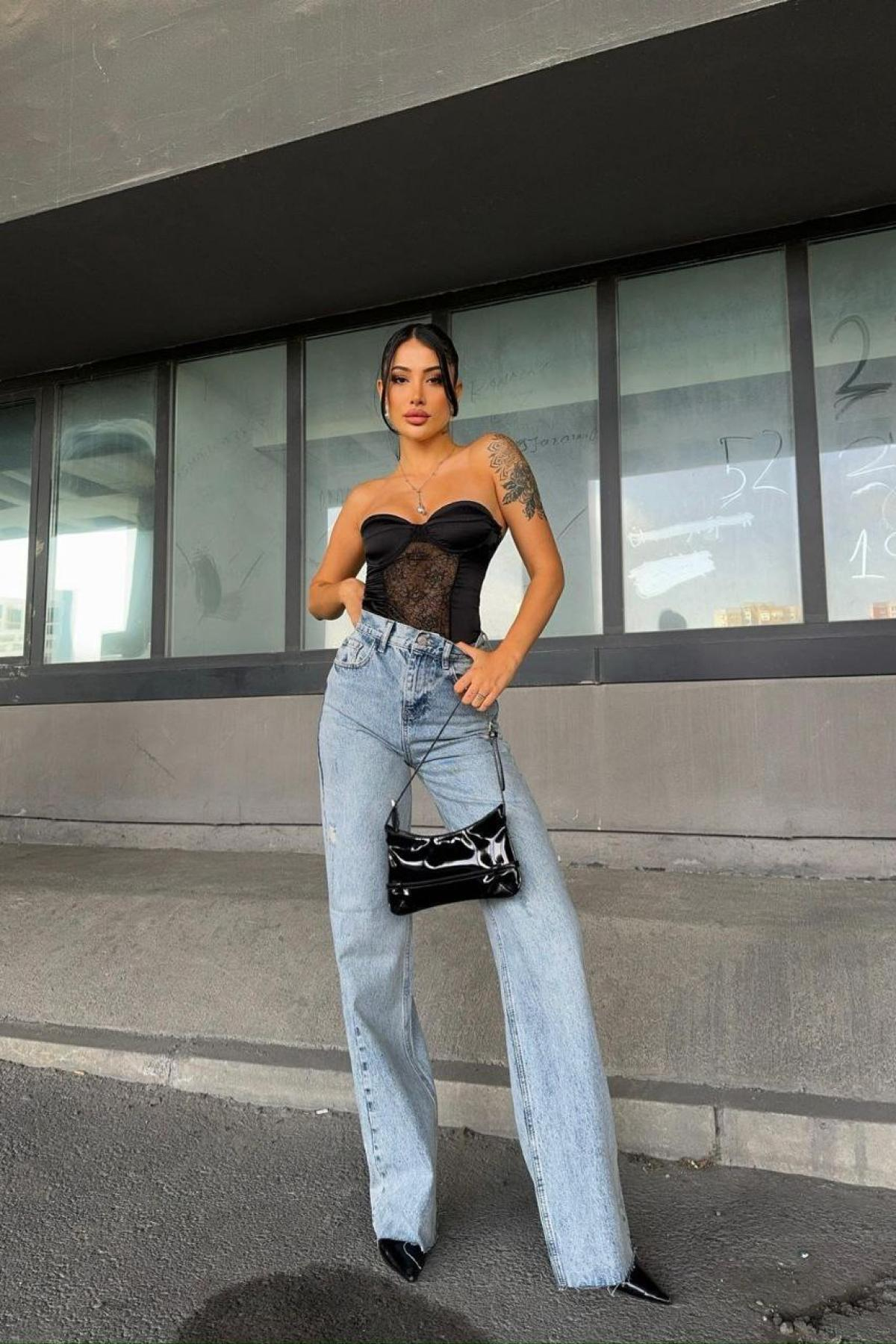 Wholesale Women Light Blue Wide Leg Jeans 718032